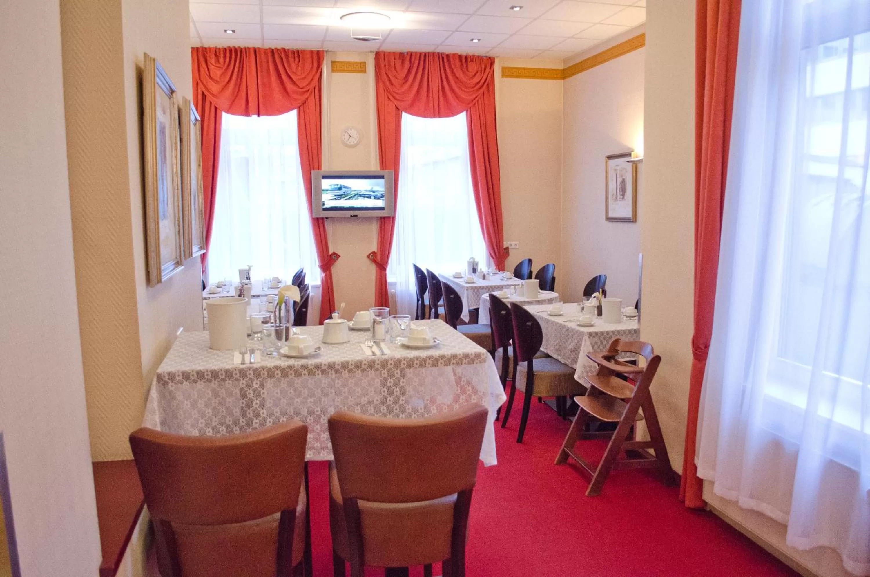 Restaurant/places to eat in Hotel Polo am ZOB