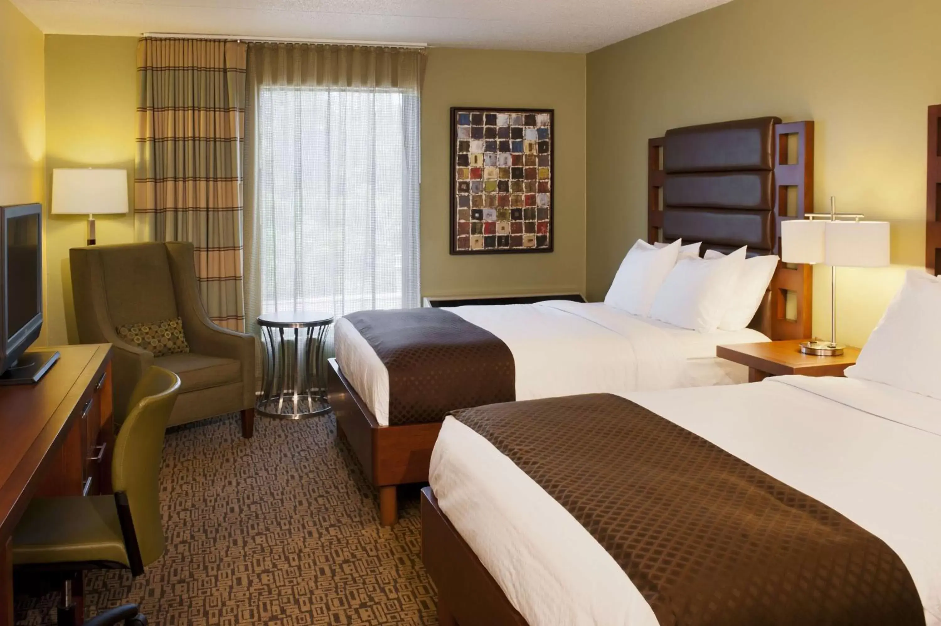 Bed in DoubleTree by Hilton Collinsville/St.Louis