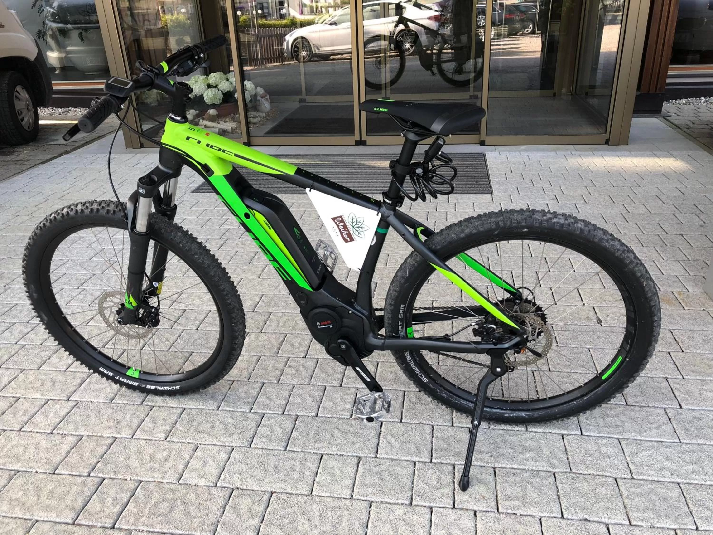 Cycling in Hotel Weiher Green Lake