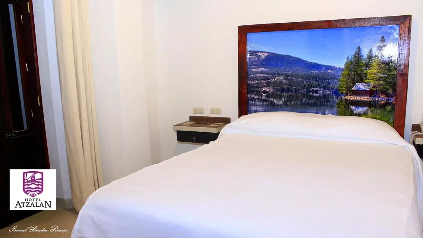 Bed in Hotel Atzalan