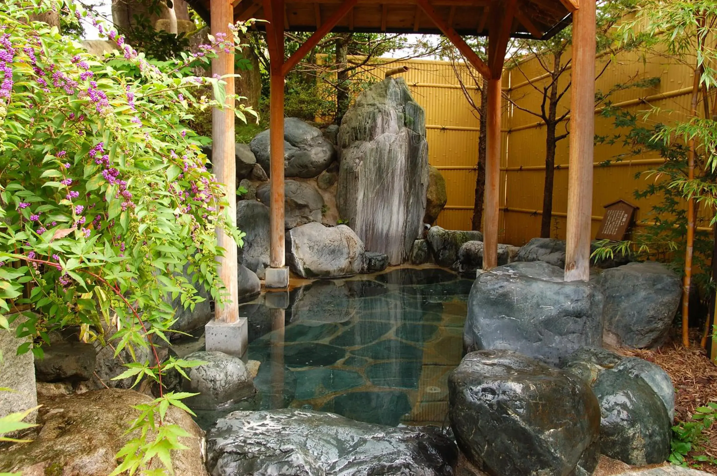 Hot Spring Bath in Ryokan Yatsusankan