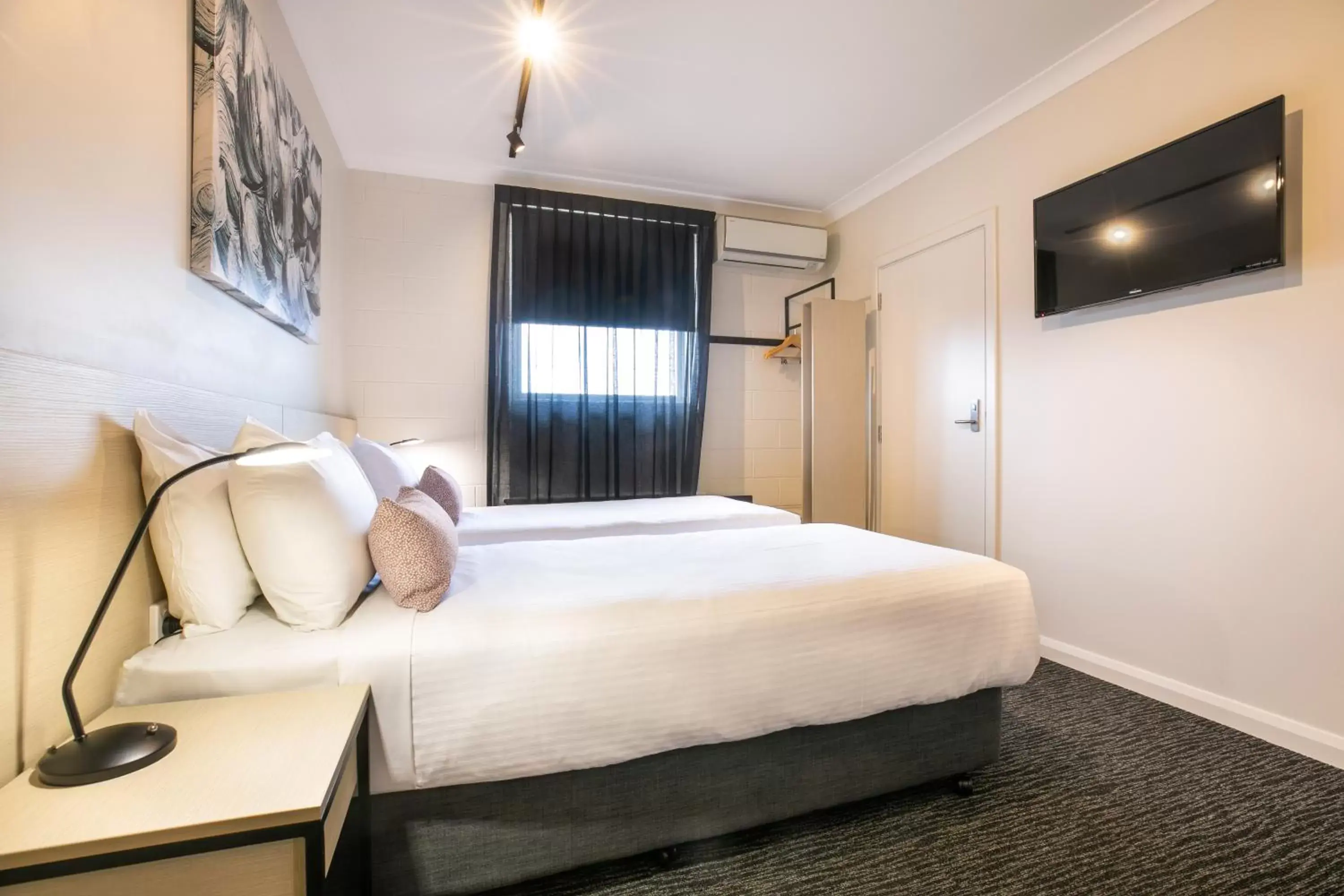 Bedroom, Bed in Nightcap at Hendon Hotel