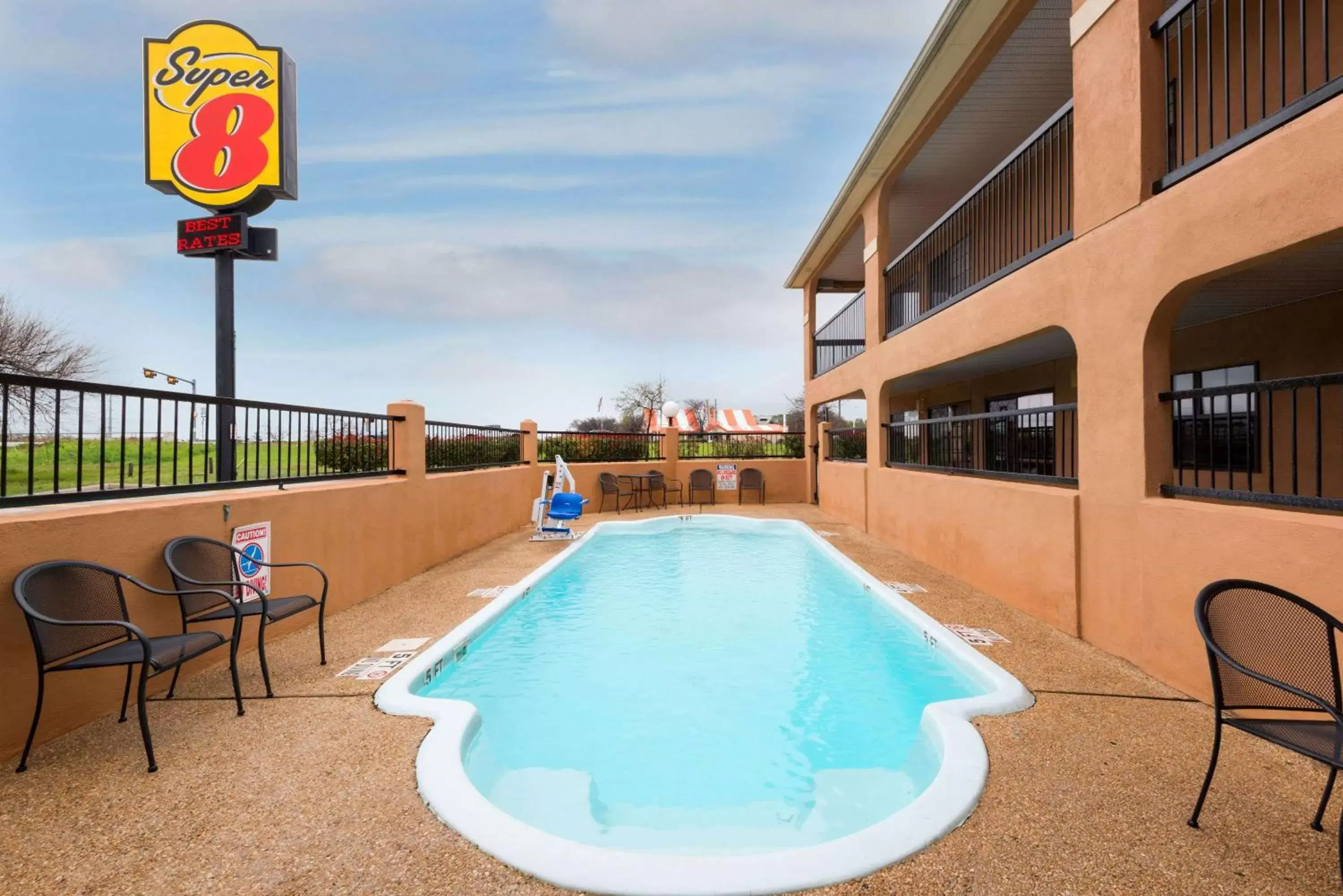 On site, Swimming Pool in Super 8 by Wyndham San Antonio/Riverwalk Area