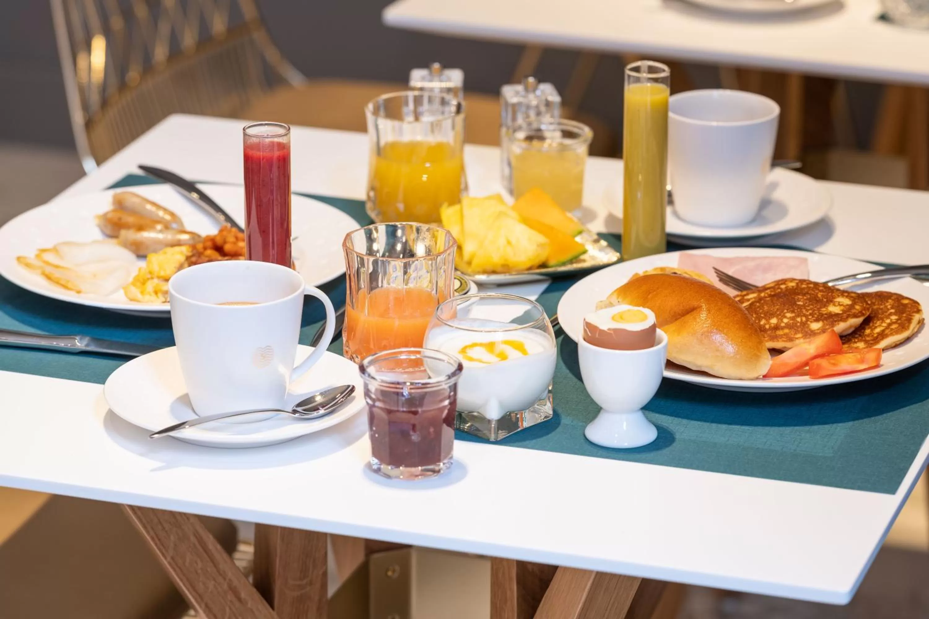 Food and drinks in Boutique Hotel Sablon by CW Hotel Collection