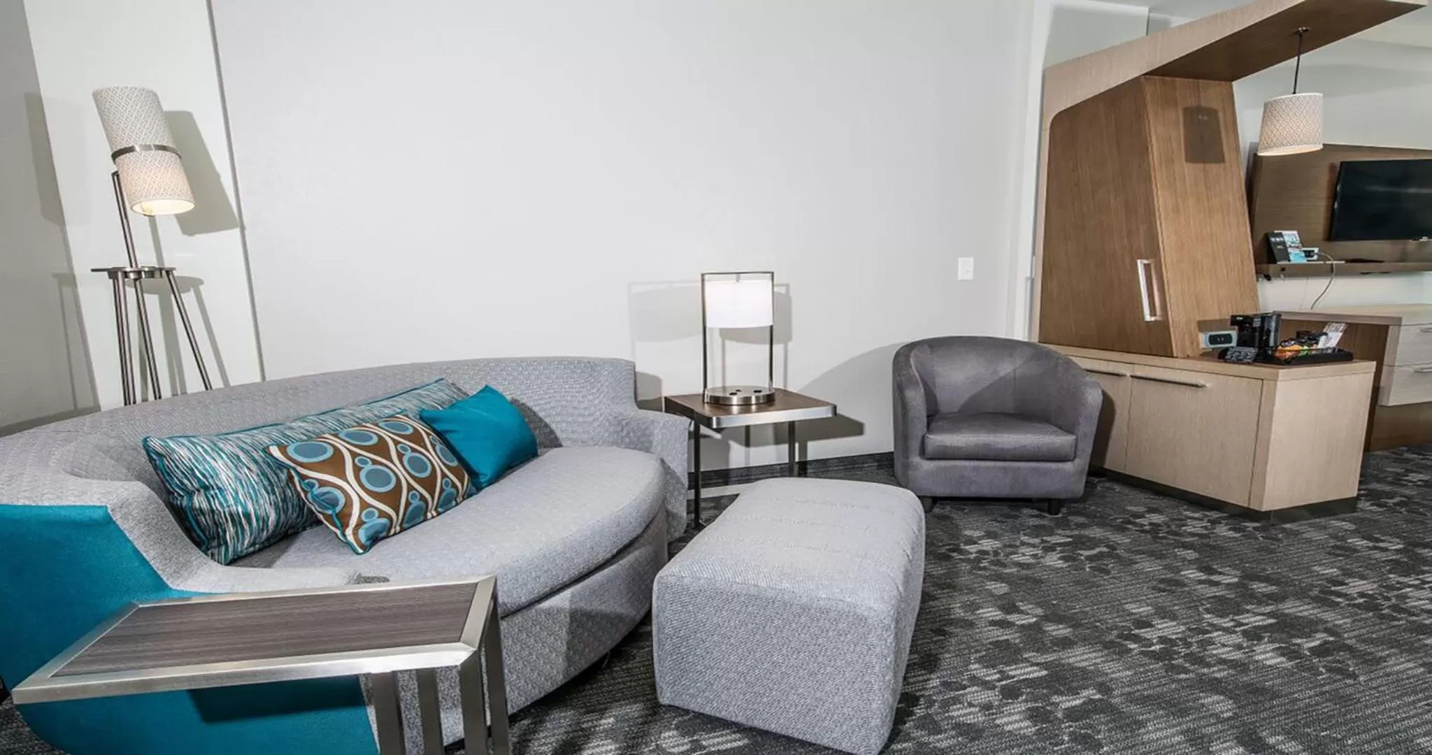 Living room in Courtyard by Marriott Columbia Cayce
