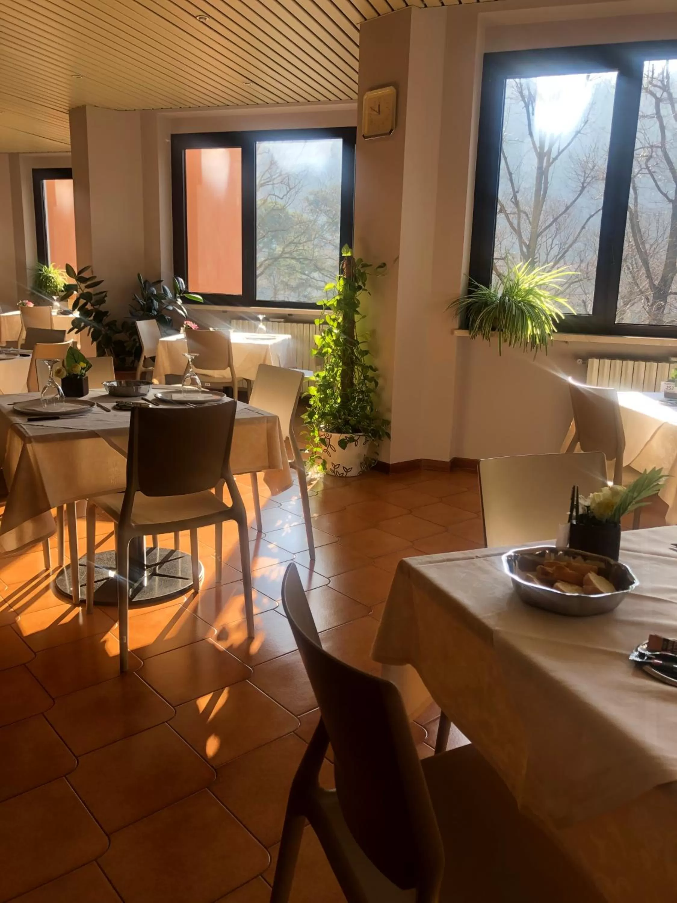 Restaurant/Places to Eat in Casa dell'Ospite