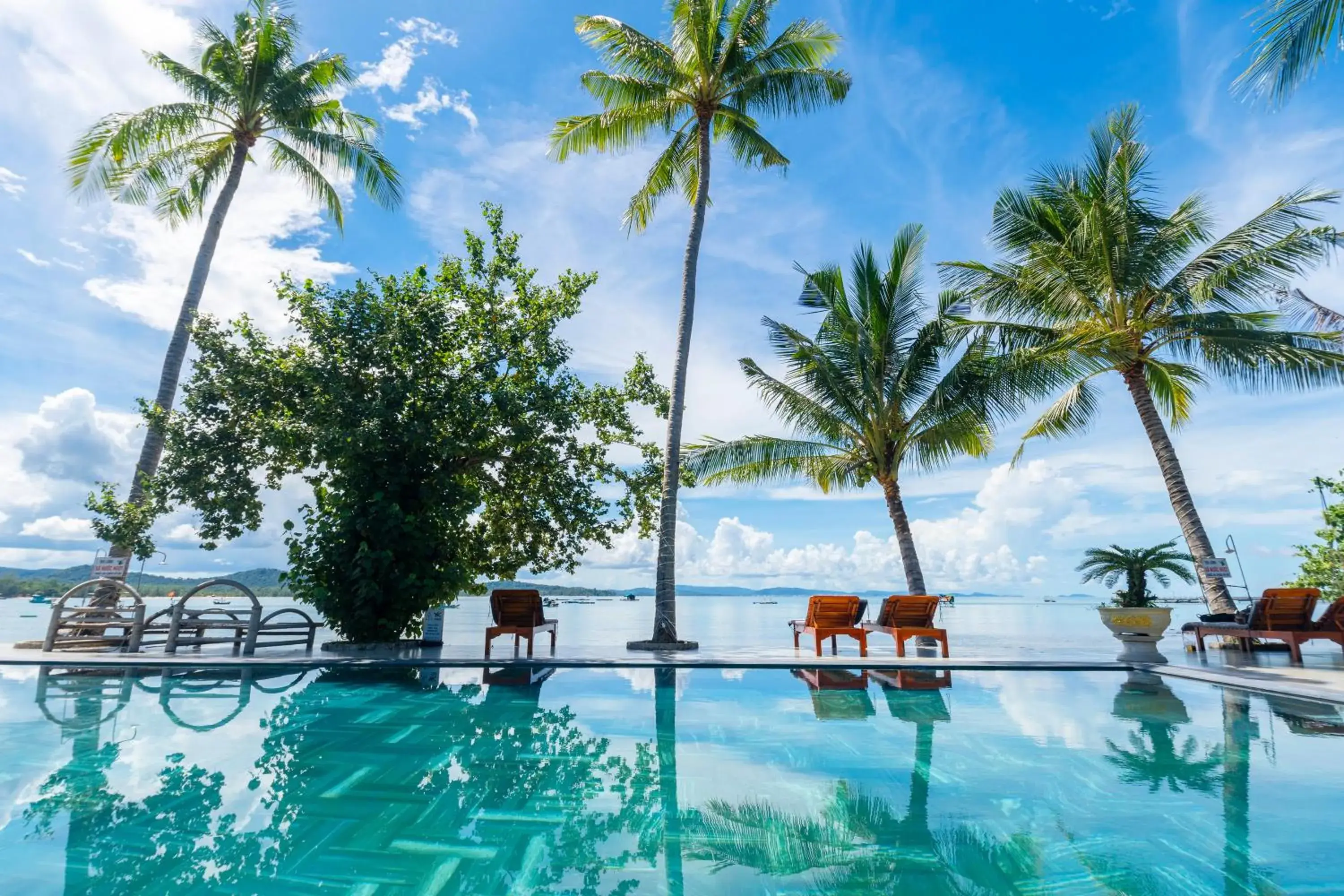 Pool view, Swimming Pool in Mai Phuong Resort Phu Quoc