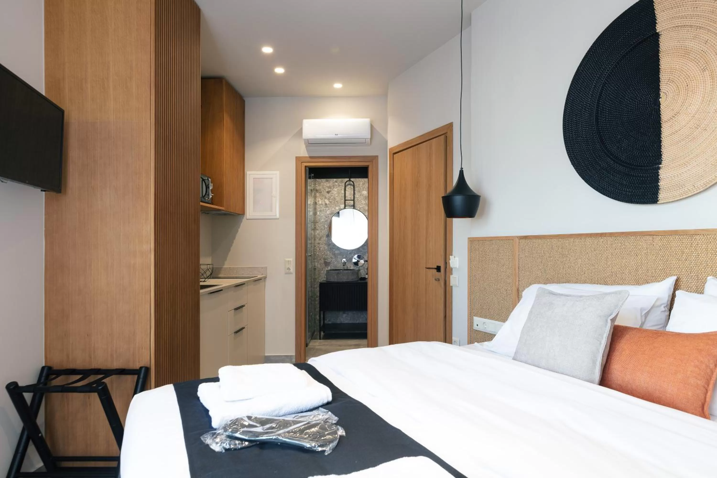 Photo of the whole room, Bed in Chapter 02 Gallery Suites - ex GD Gallery Suites