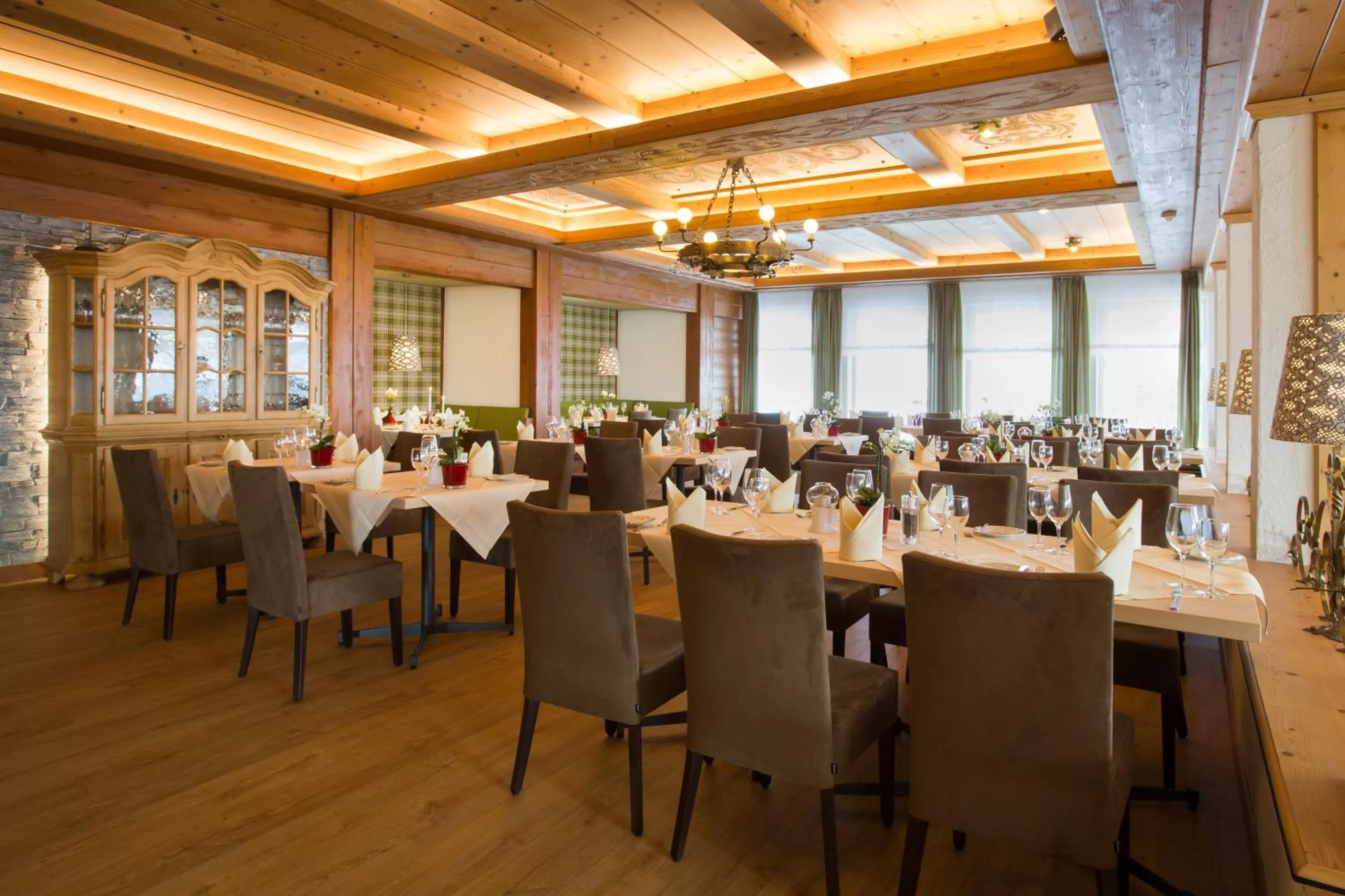 Restaurant/places to eat in Berghotel Jägerhof ****S