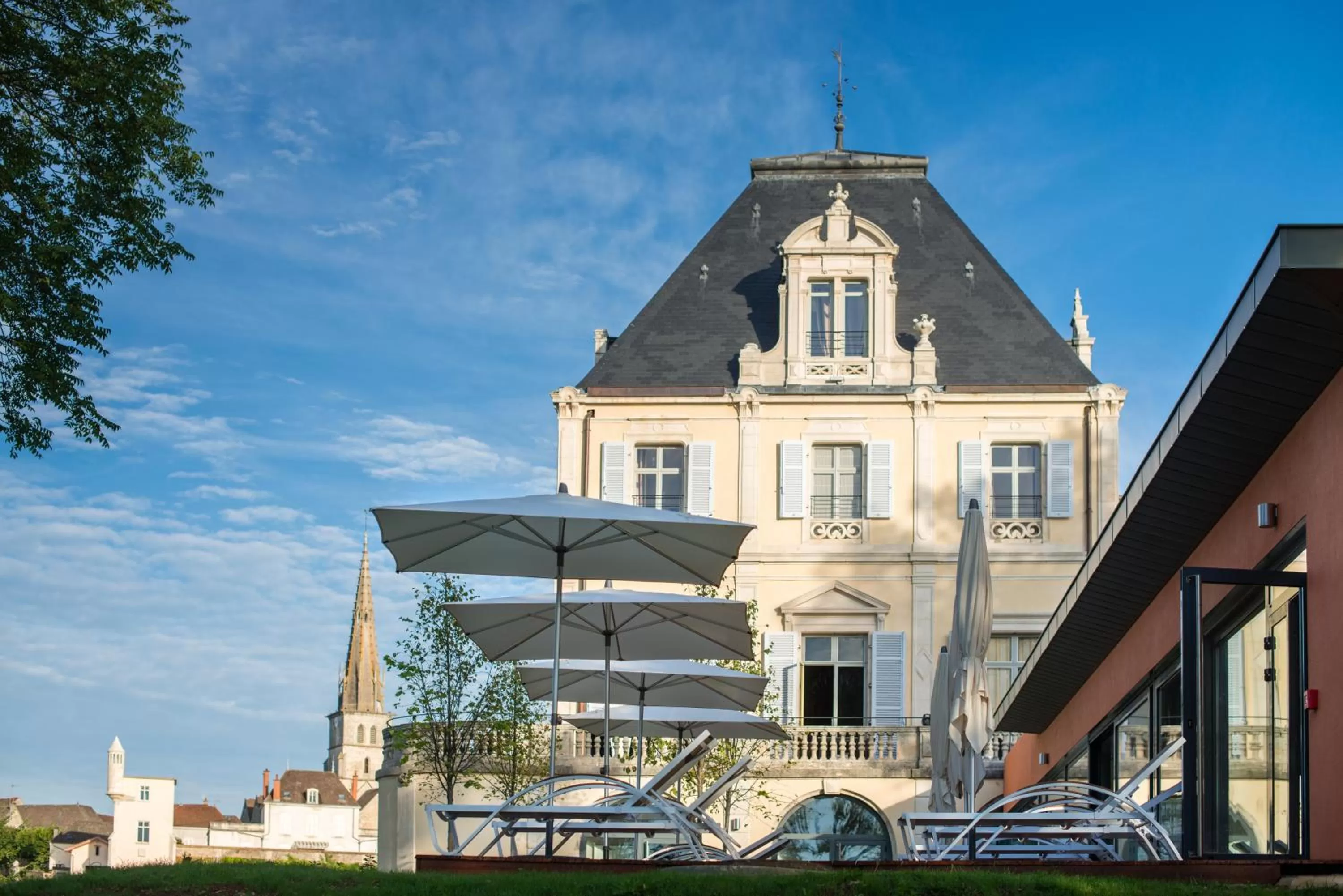Facade/entrance in Château & Spa de la Cueillette