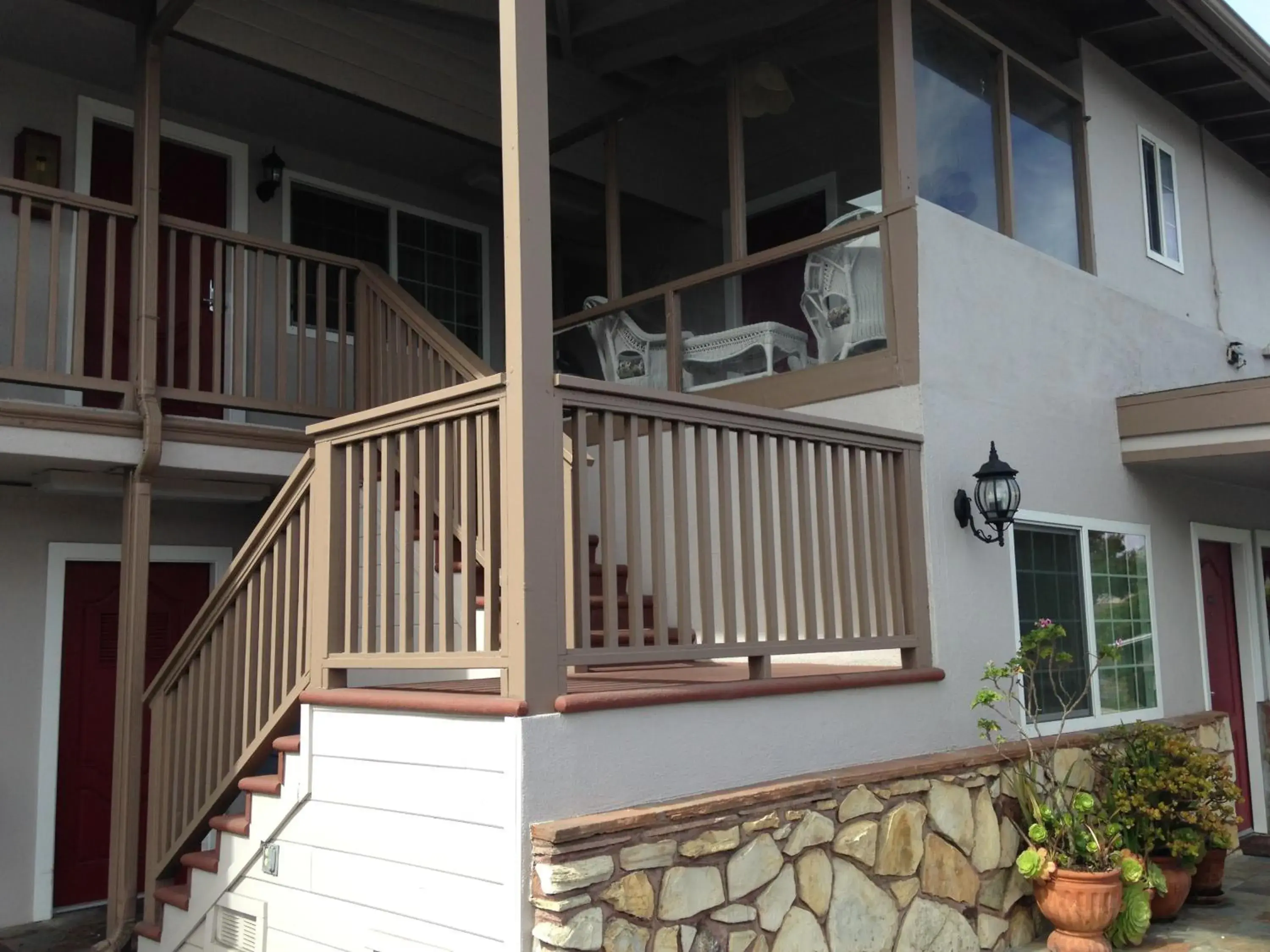 Seating area, Balcony/Terrace in Morro Crest Inn