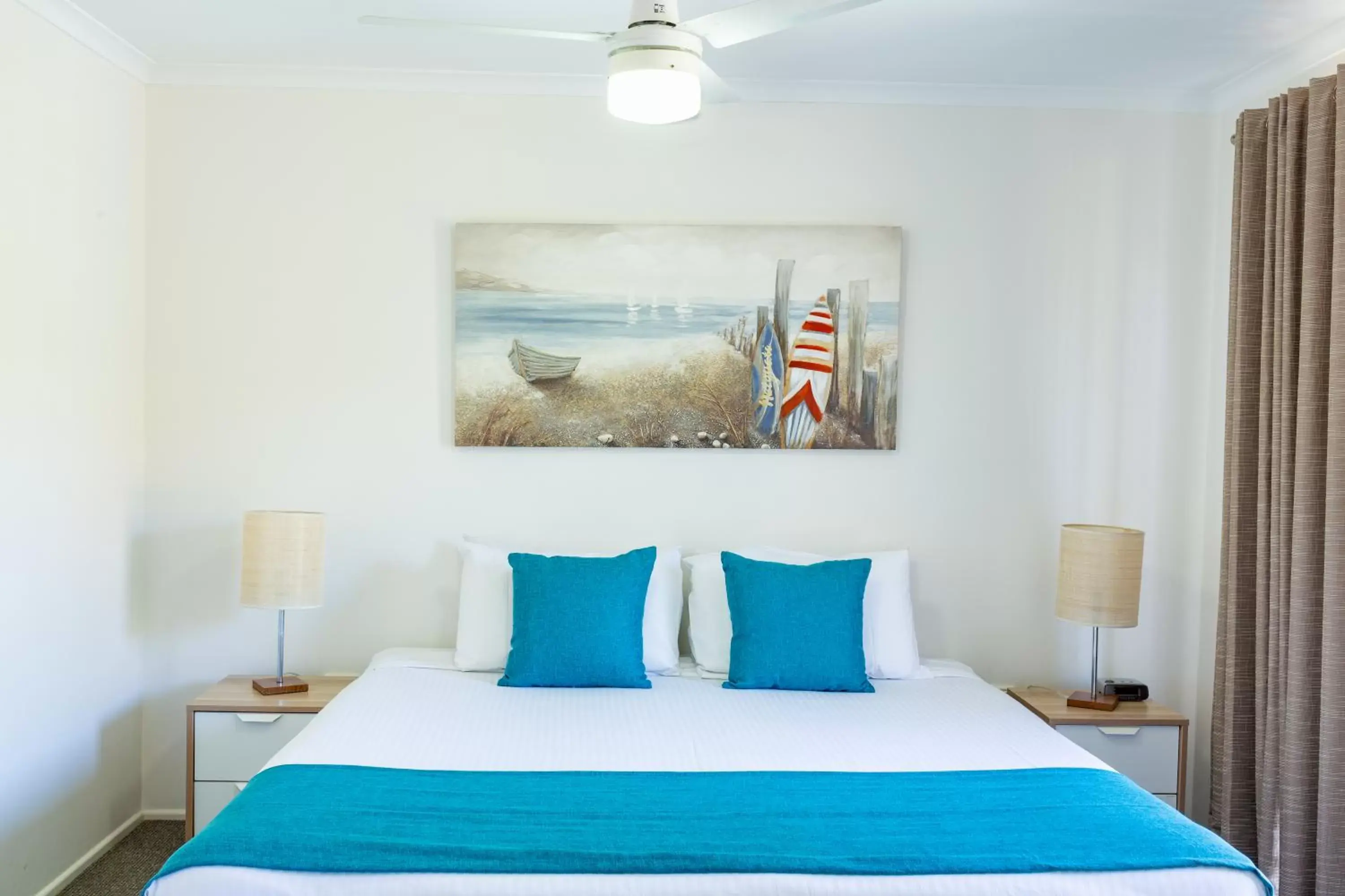 Bed in Noosa Lakes Resort