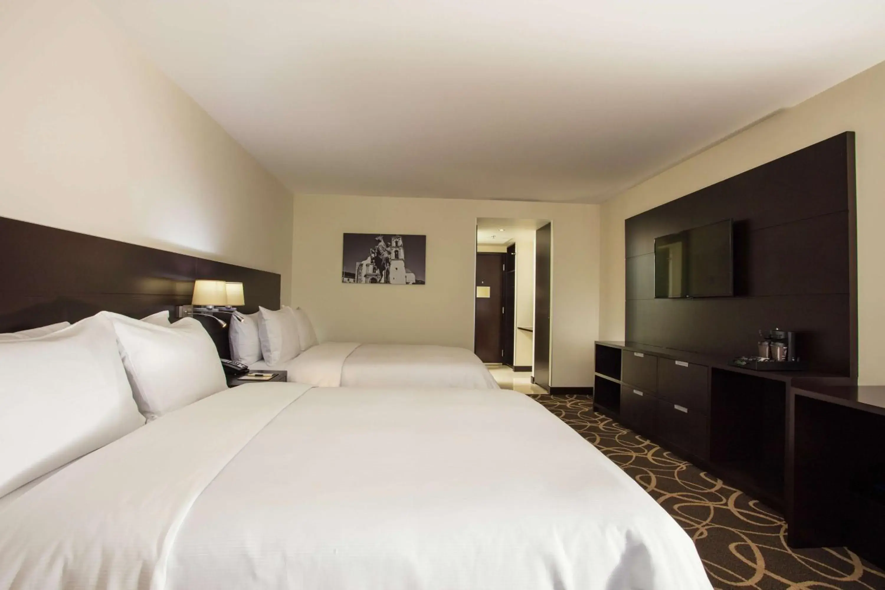 Bedroom, Bed in DoubleTree by Hilton Toluca