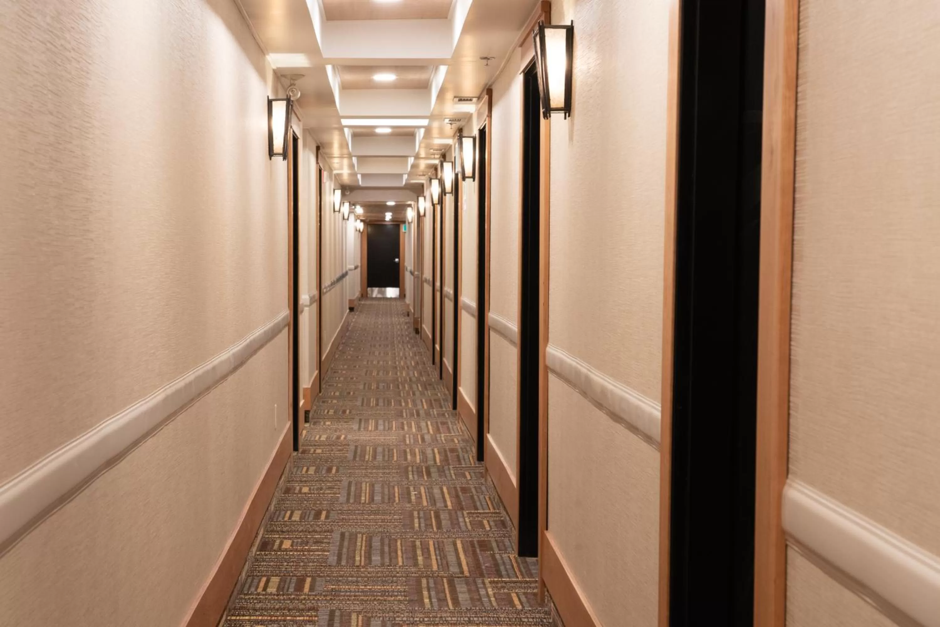 Property building in Banff Ptarmigan Inn