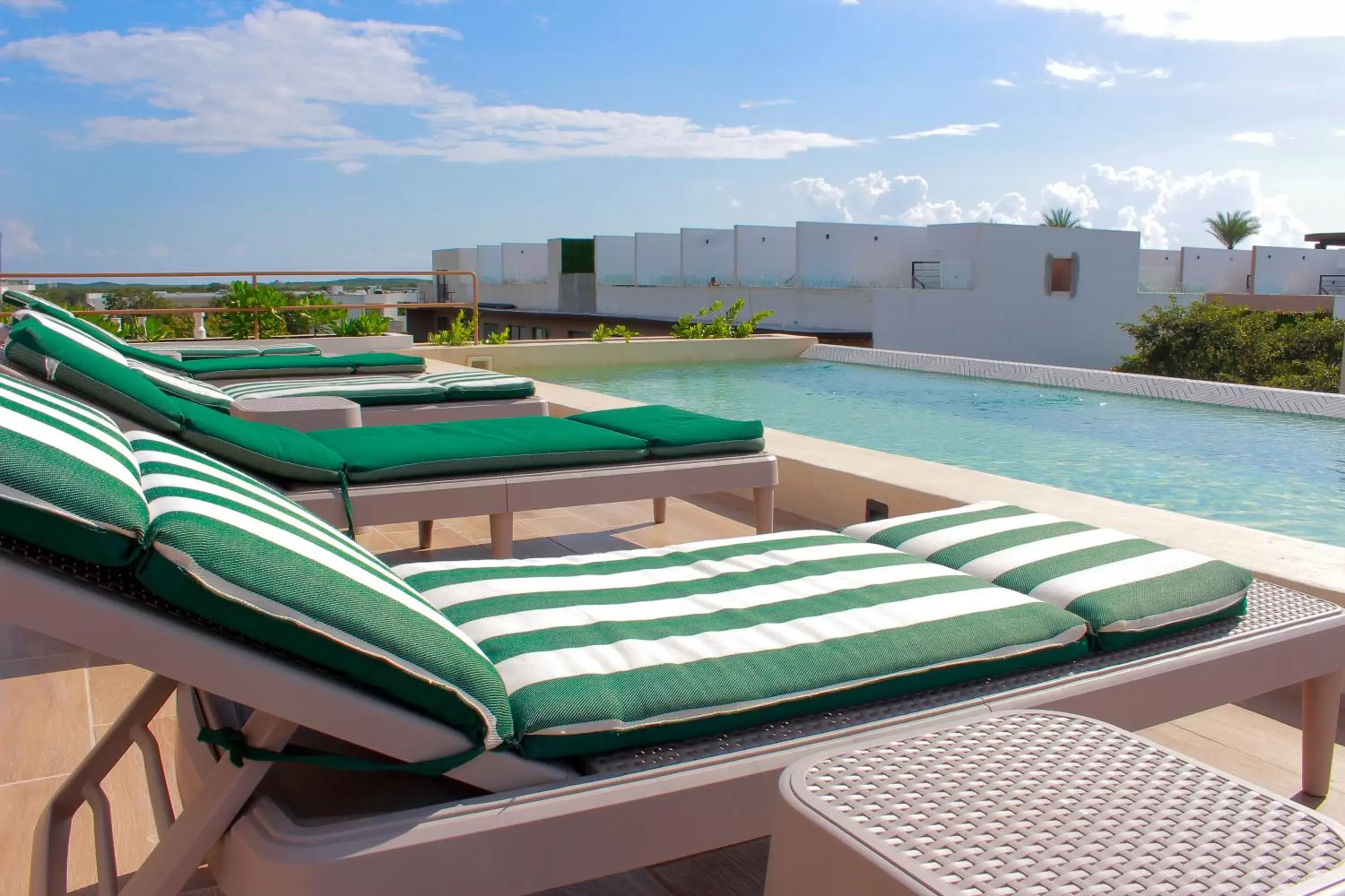 Balcony/Terrace, Swimming Pool in Gama 09 Apartments