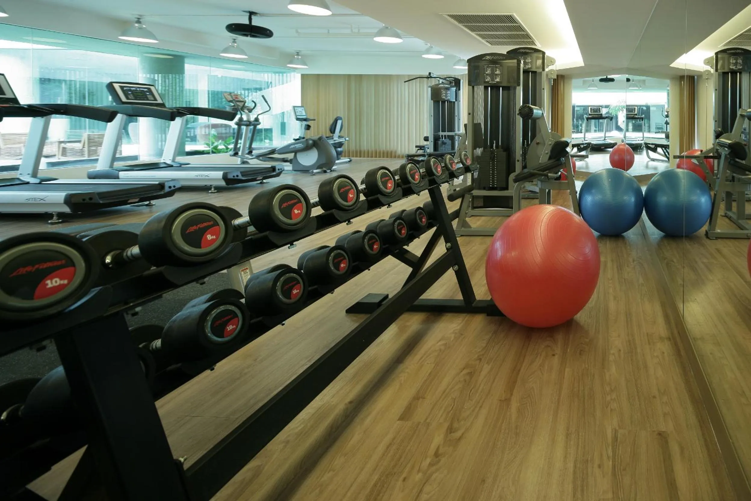 Fitness centre/facilities in LiT BANGKOK Hotel