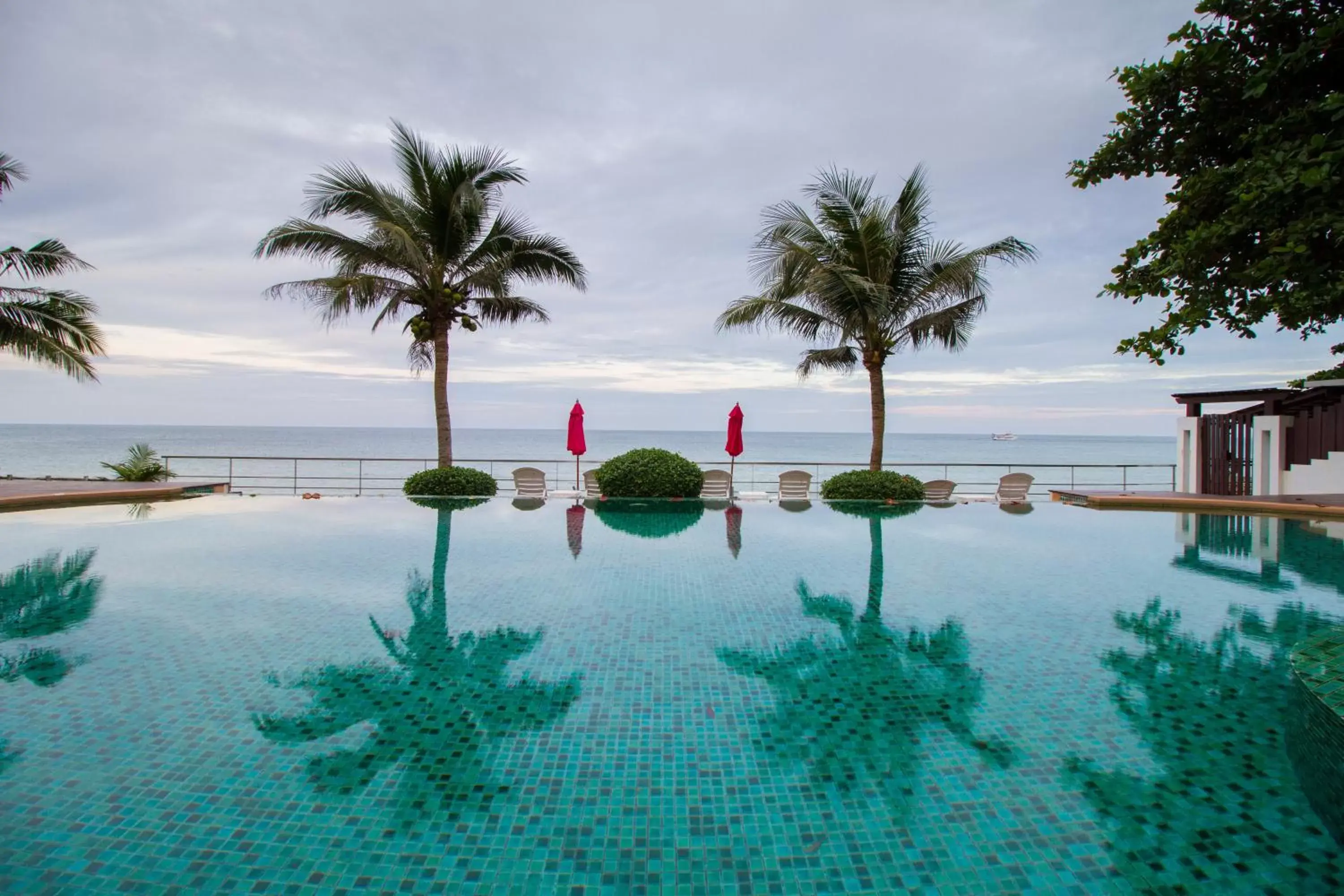 Swimming Pool in Koh Chang Grandview Resort