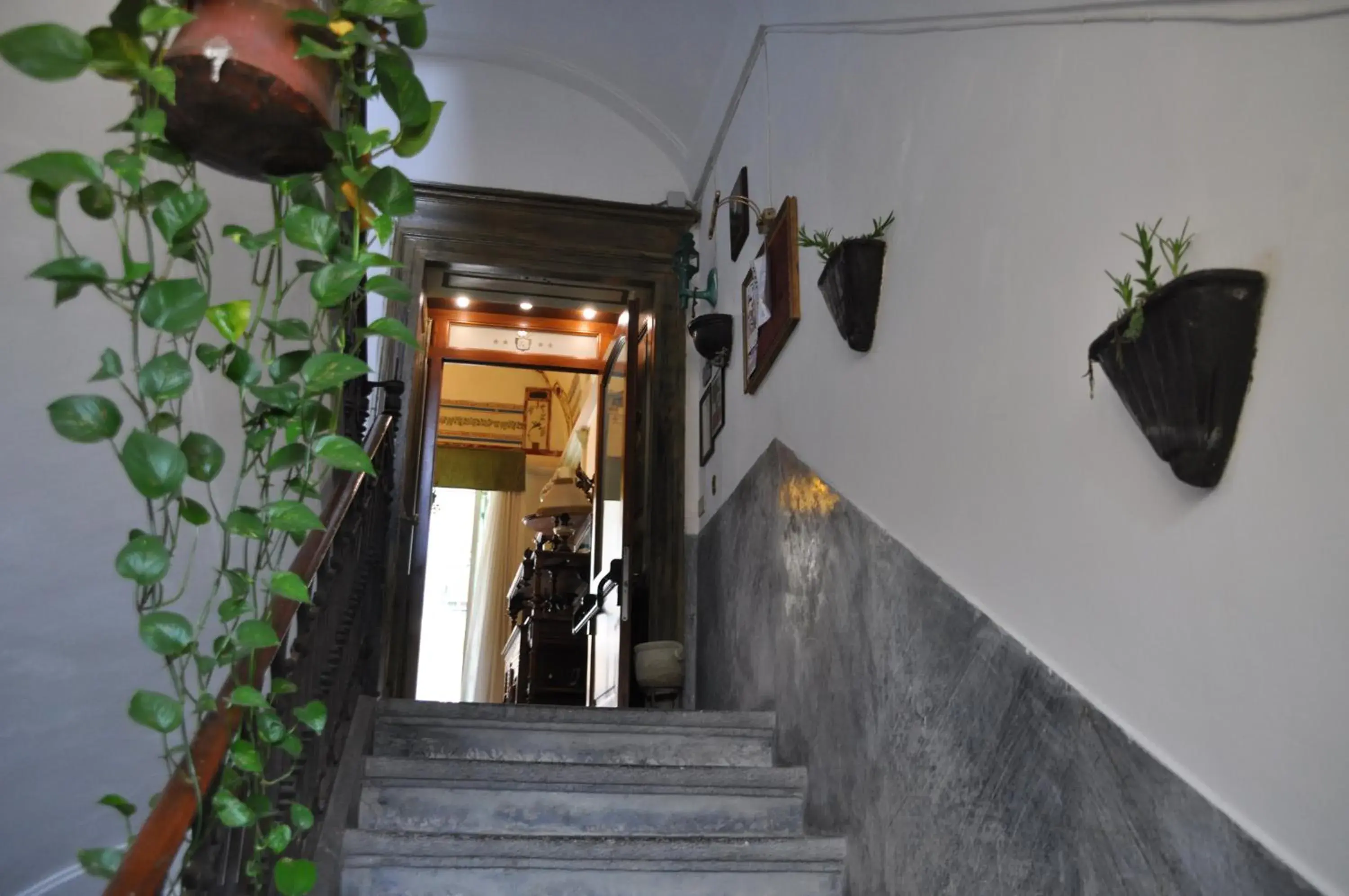 Facade/entrance in Casa Raffaele Conforti