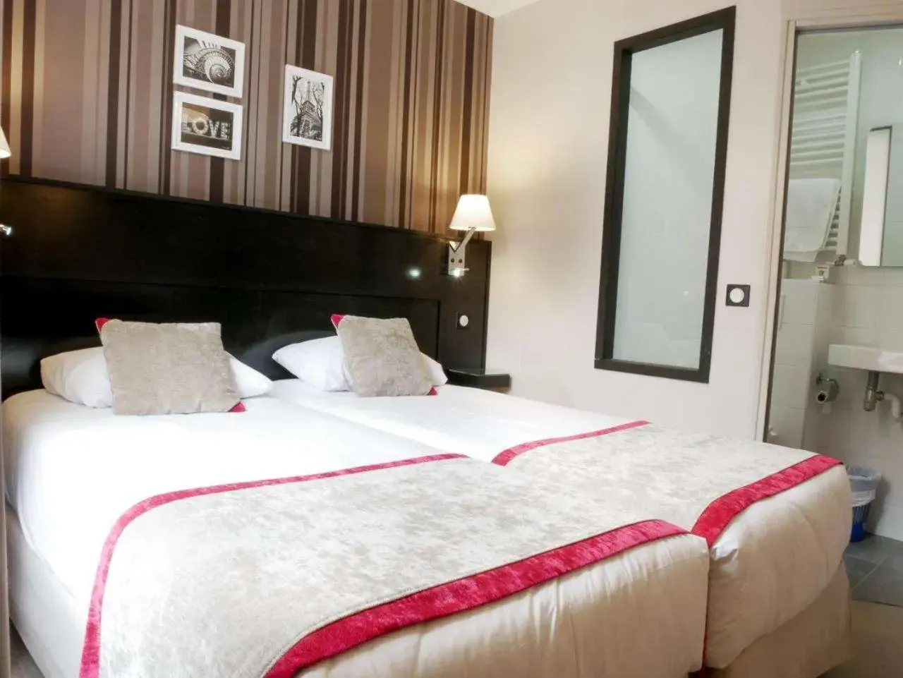 Bedroom, Bed in Bonséjour Montmartre Bedroom, Bed in Bonséjour Montmartre