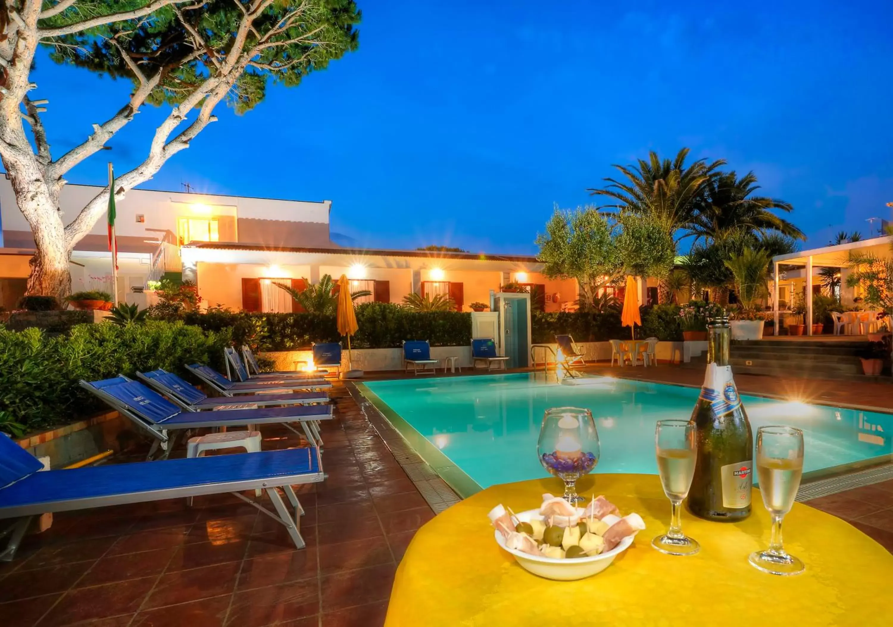 Swimming Pool in Hotel Villa Mena