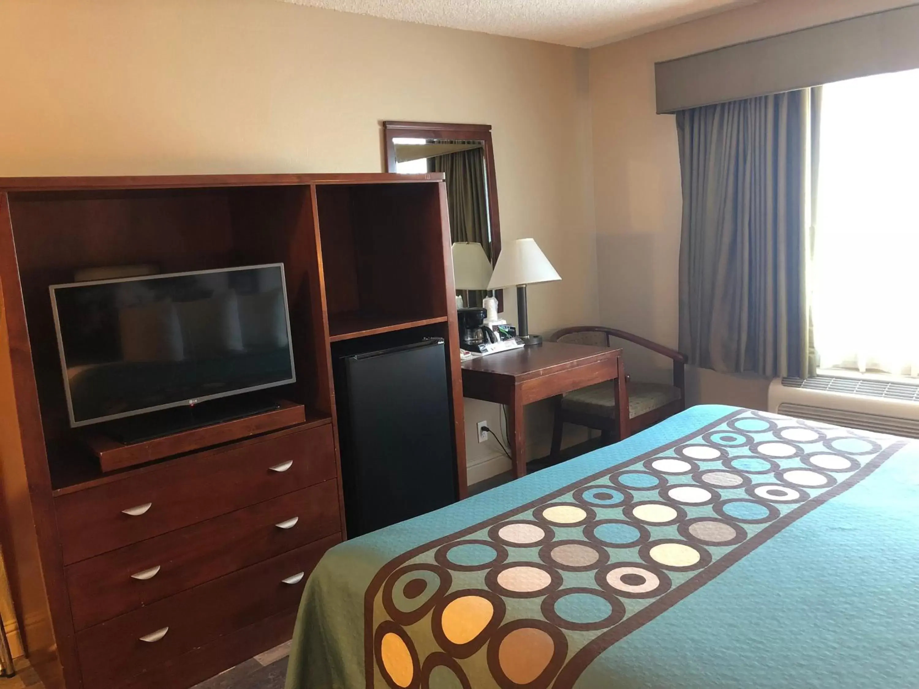 TV/Entertainment Center in Super 8 by Wyndham Sacramento