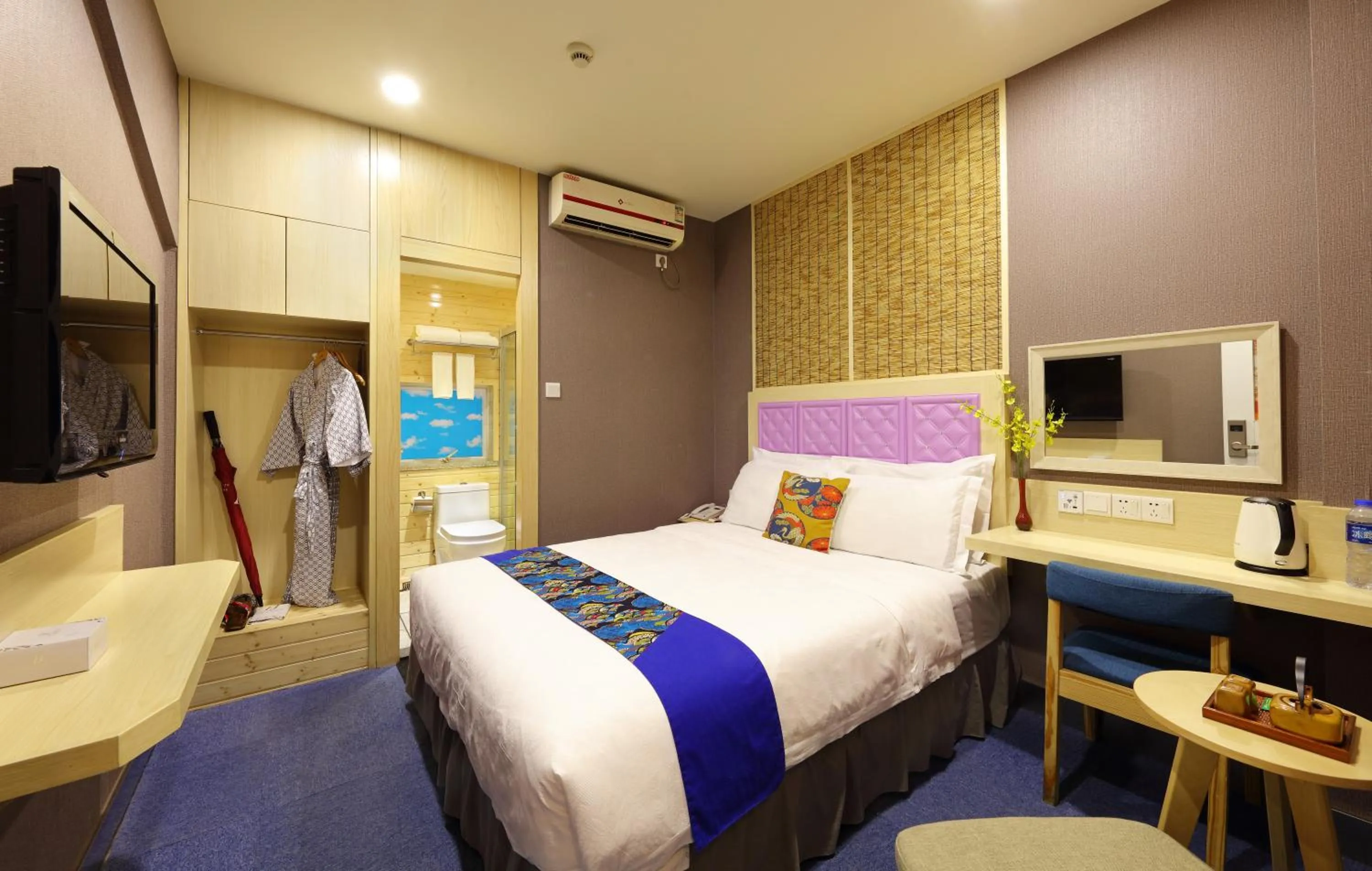 Photo of the whole room in Guangzhou The Royal Garden Hotel