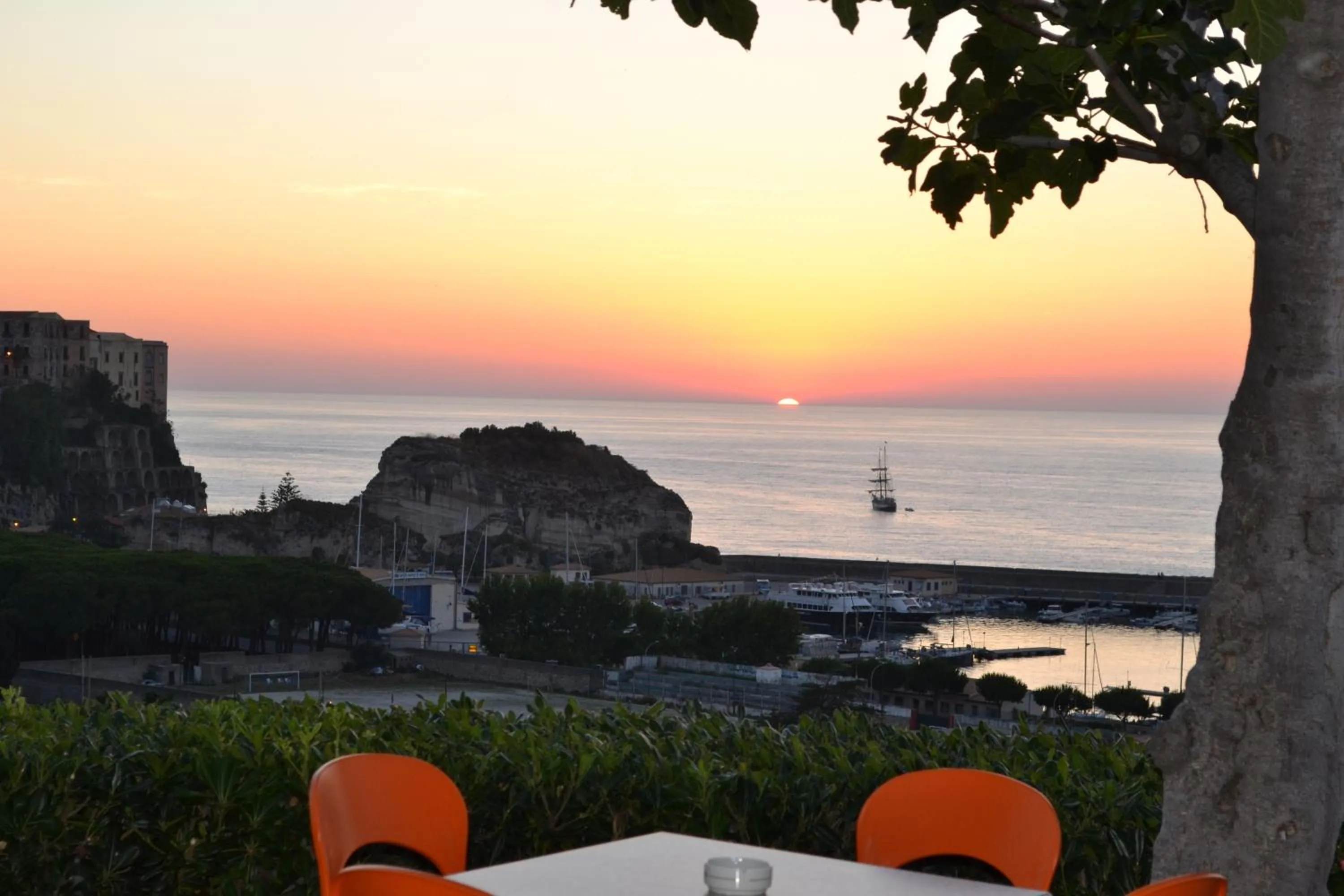 Facade/entrance in Residence New Paradise