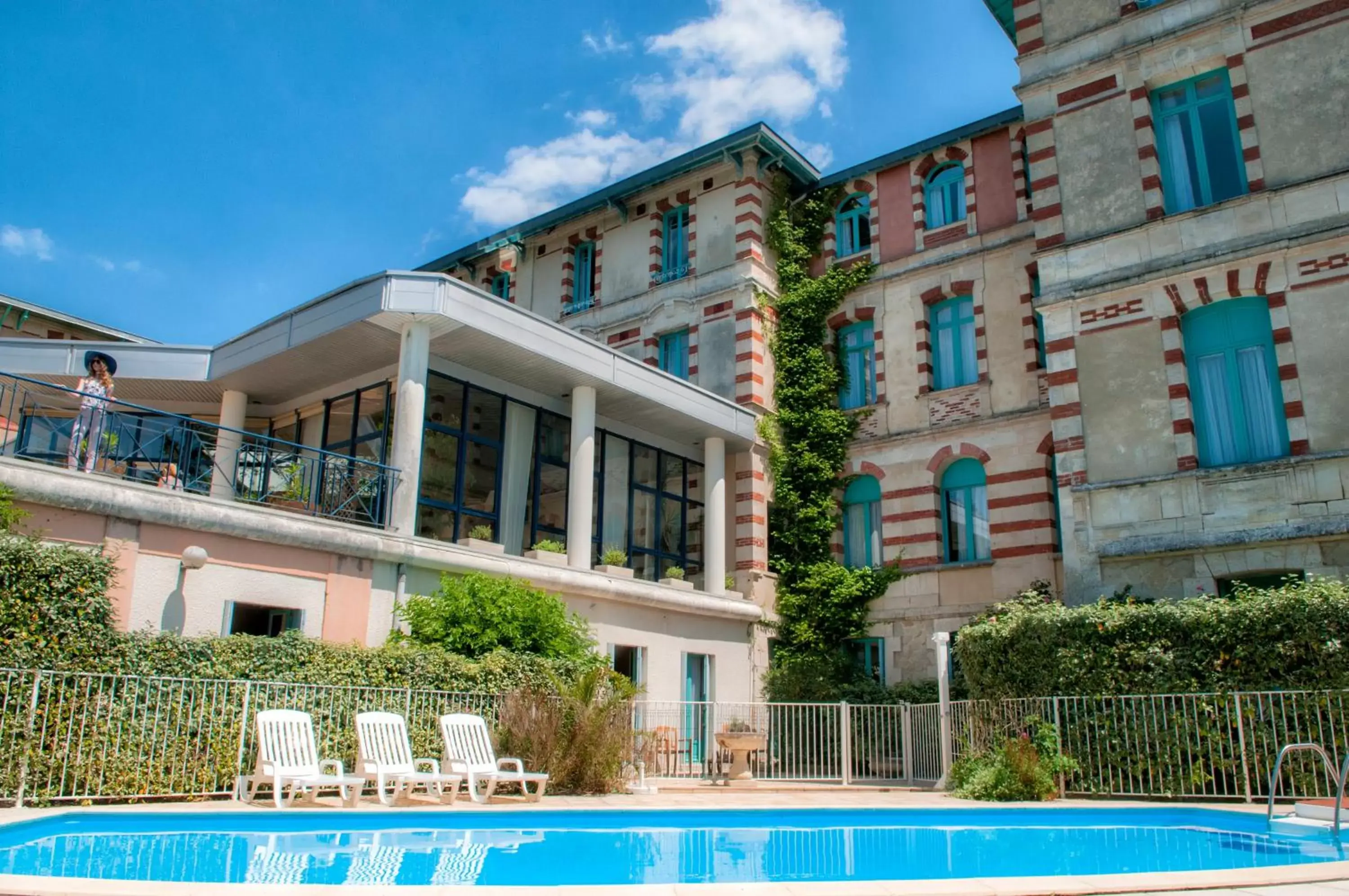 Swimming pool, Property Building in Résidence de Tourisme Vacances Bleues Villa Regina