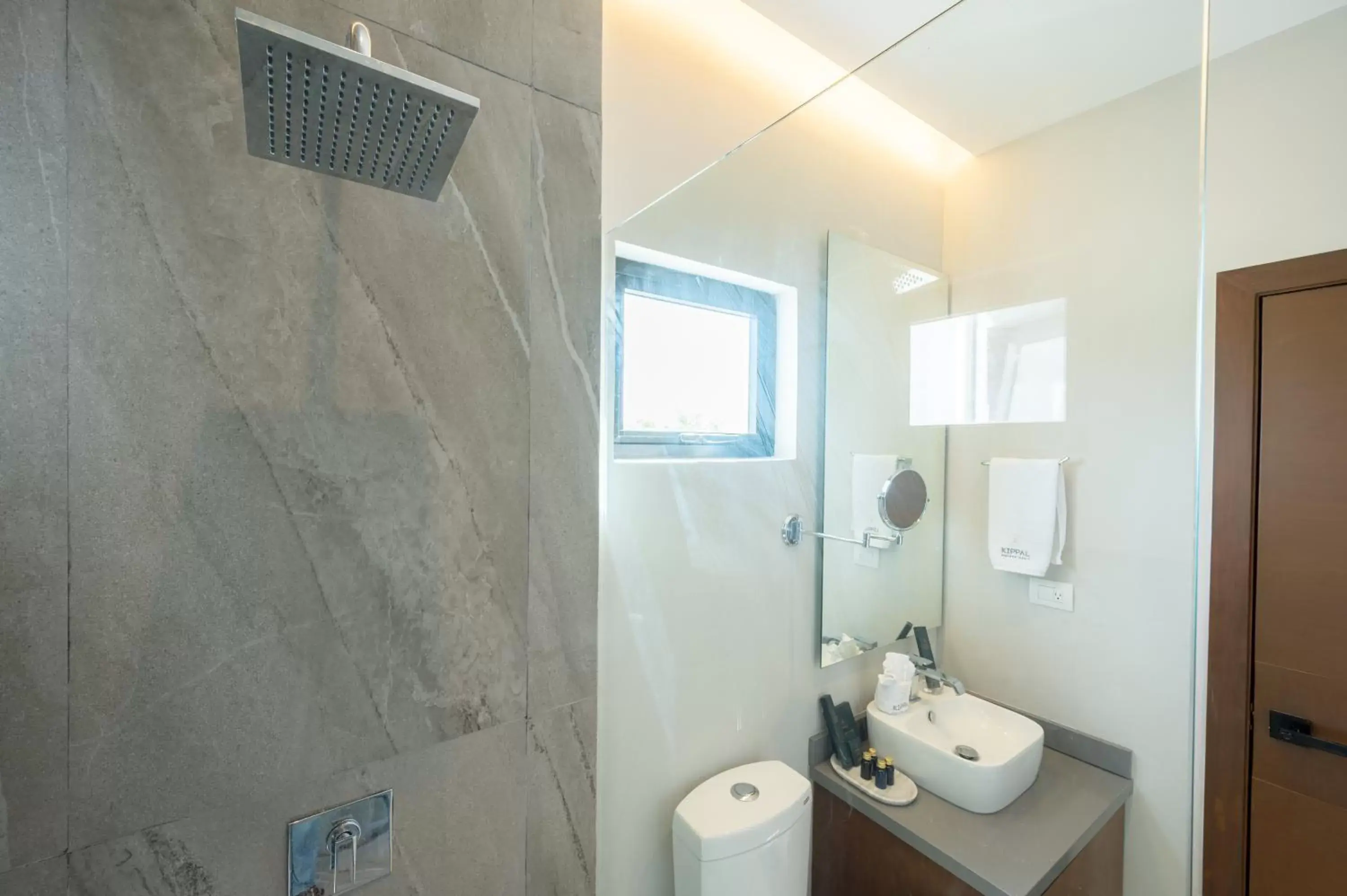 Bathroom in Kippal - Modern Oasis - ApartHotel