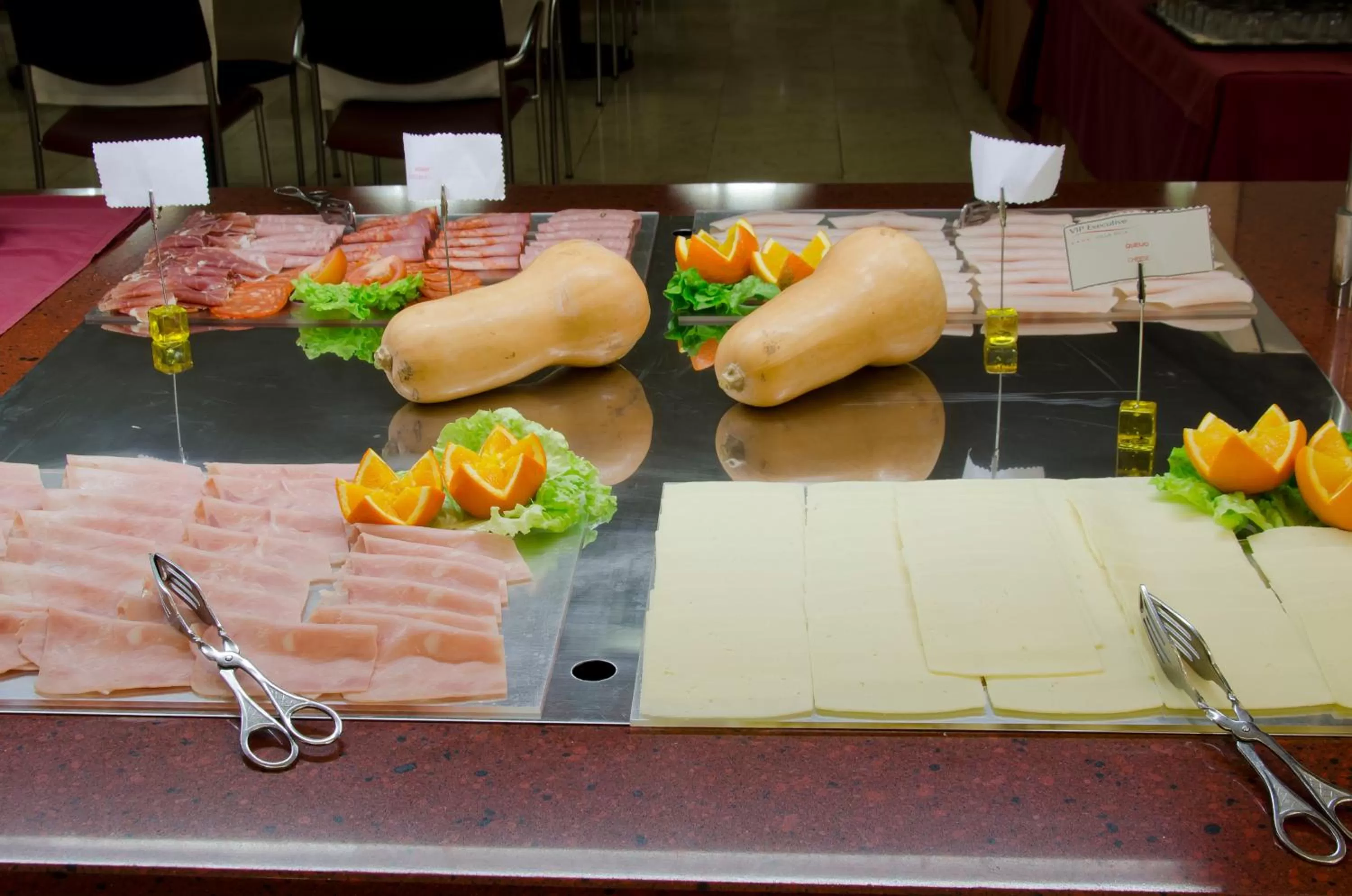 Food and drinks in VIP Executive Entrecampos Hotel & Conference