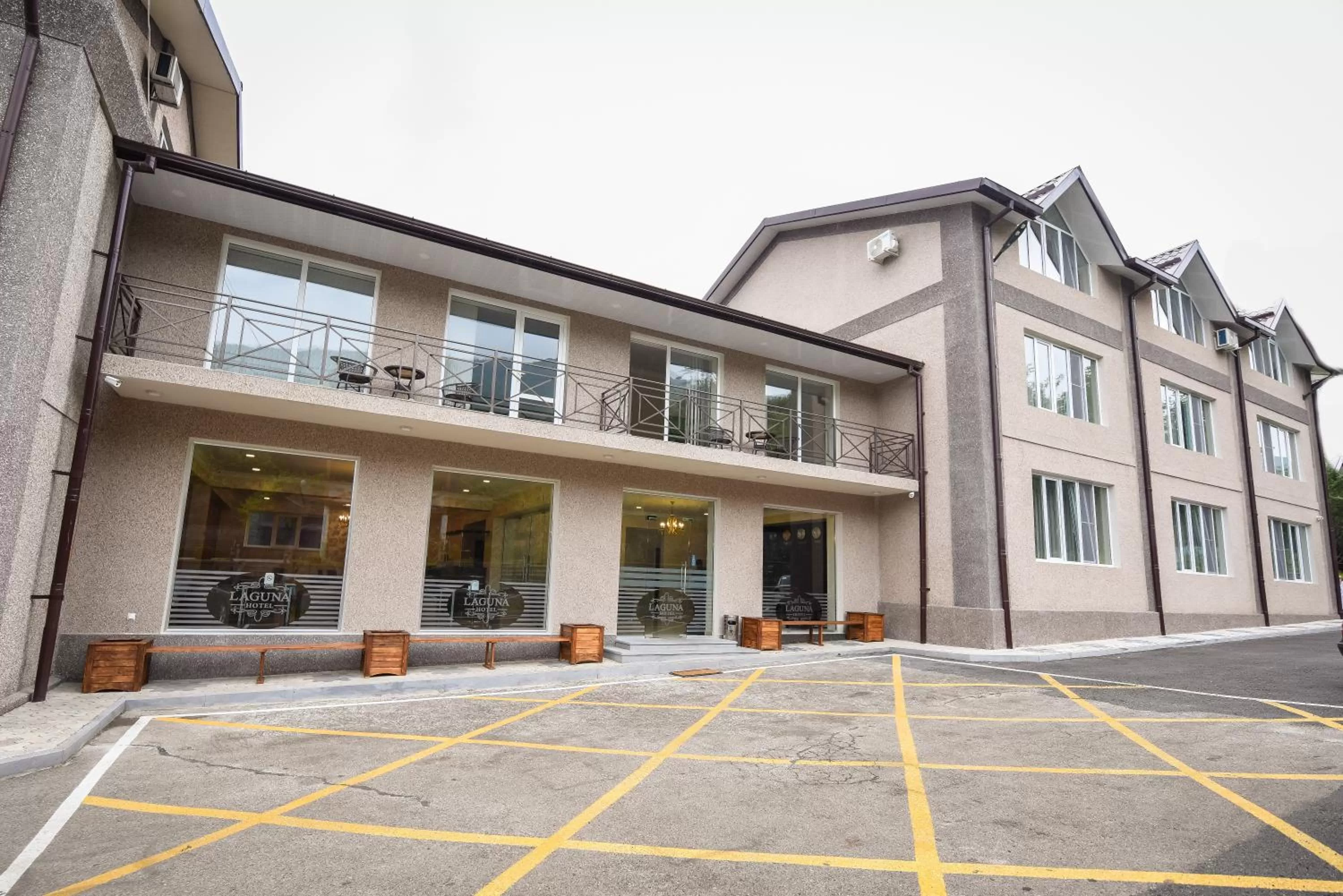 Facade/entrance in Laguna Hotel
