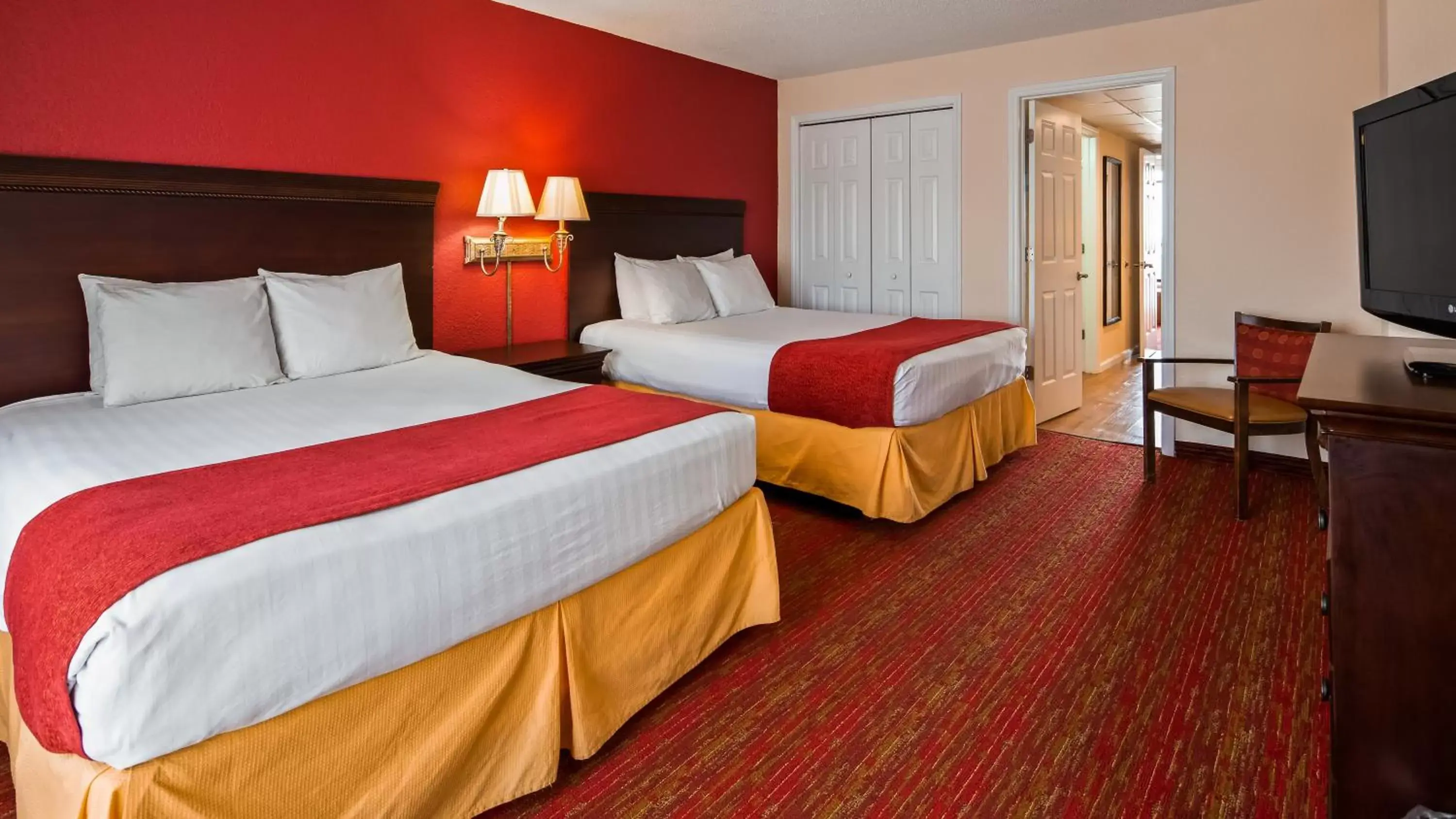Bedroom, Bed in Best Western Ocean Sands Beach Resort