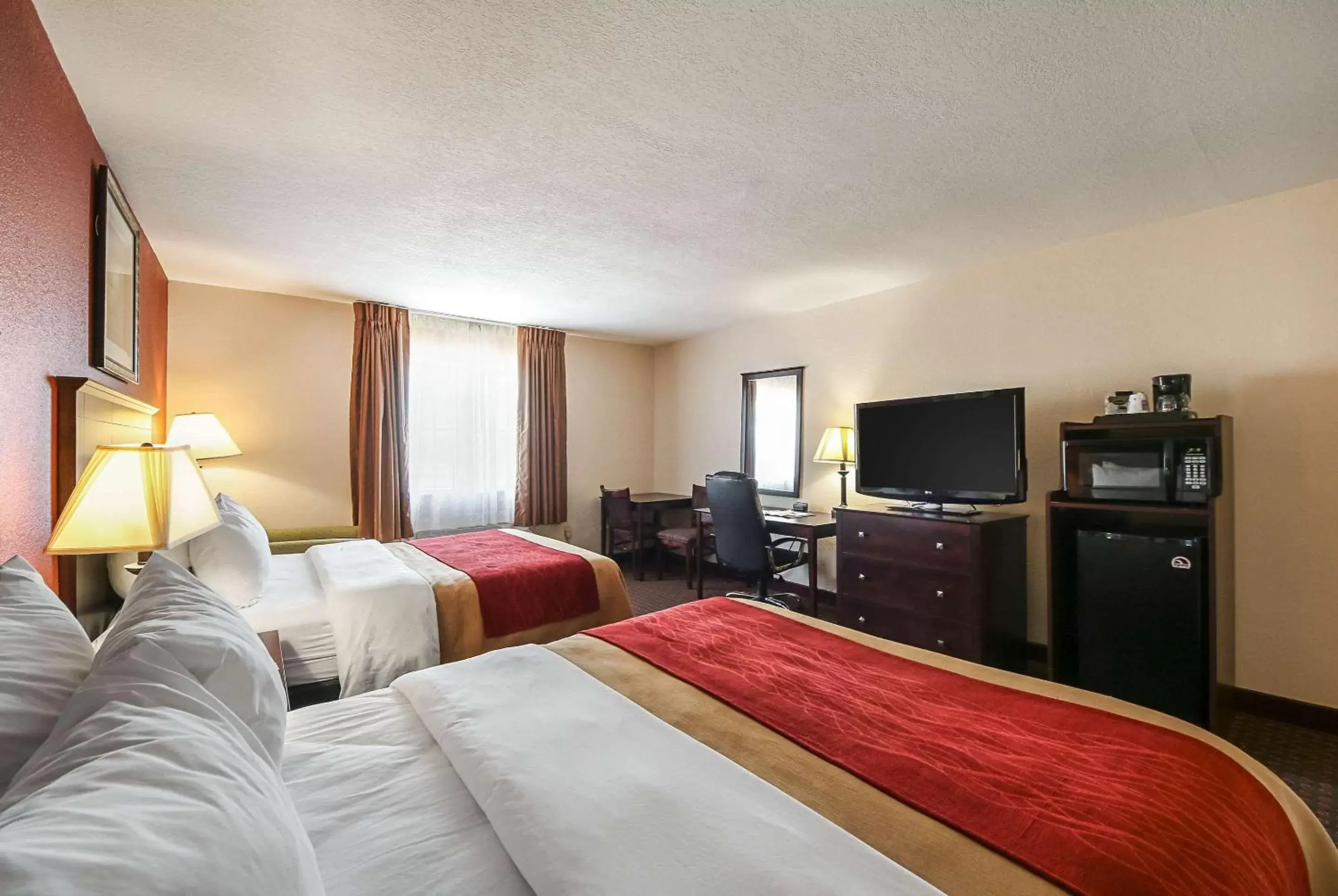 Photo of the whole room, Bed in Quality Inn Kingsville Hwy 77