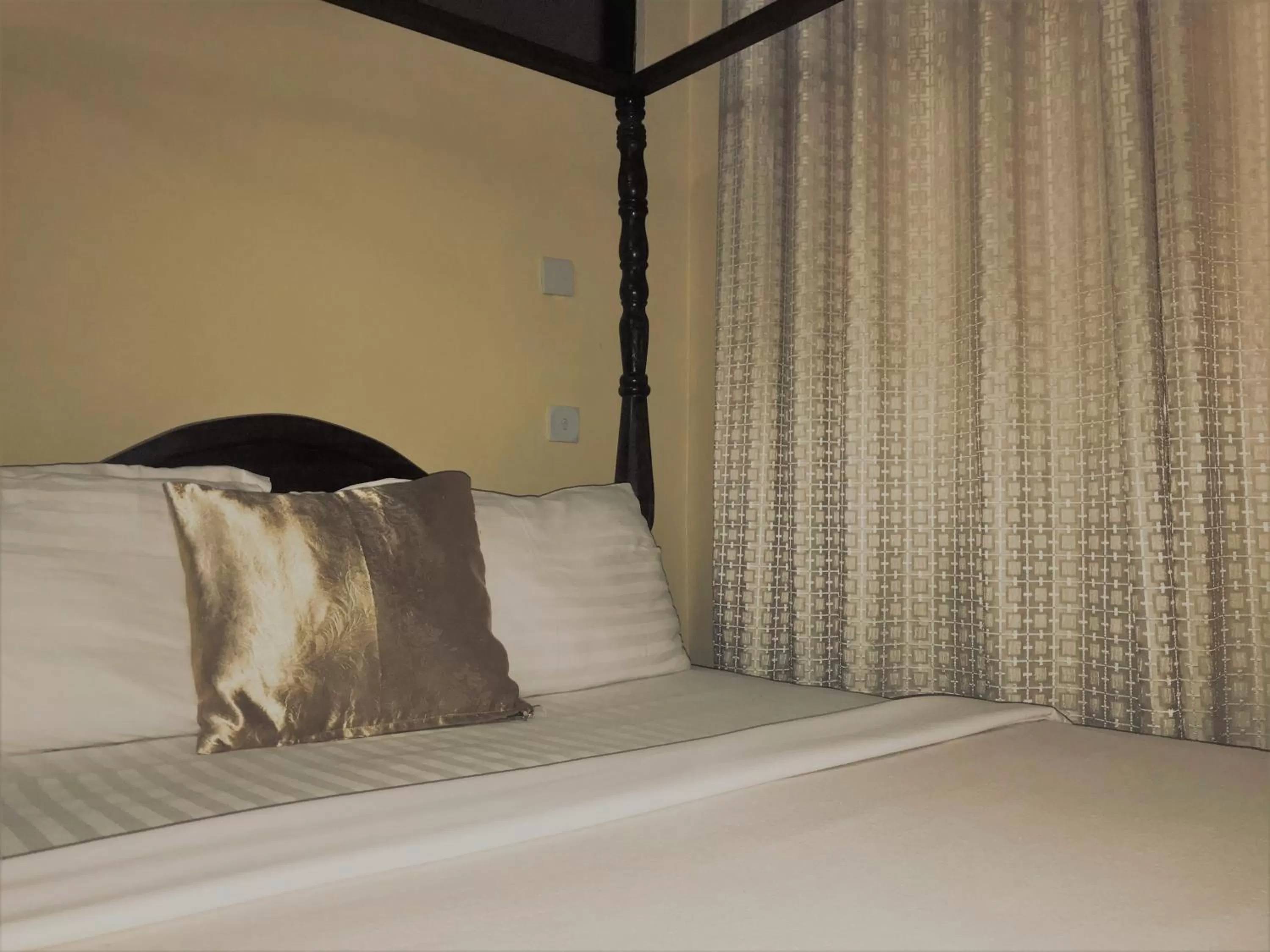 Bedroom, Bed in Transit Airport B&B