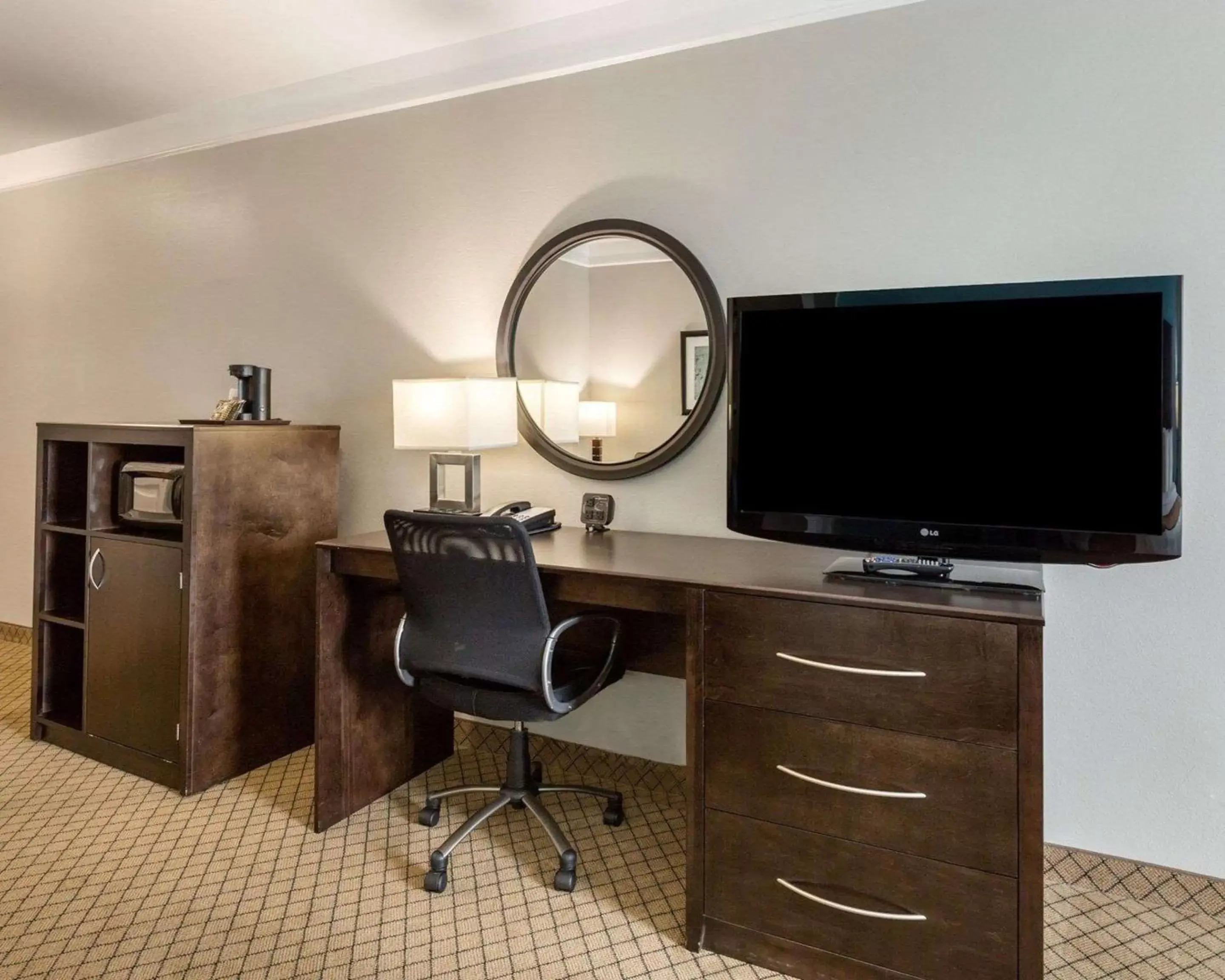 Photo of the whole room, TV/Entertainment Center in Comfort Suites Katy