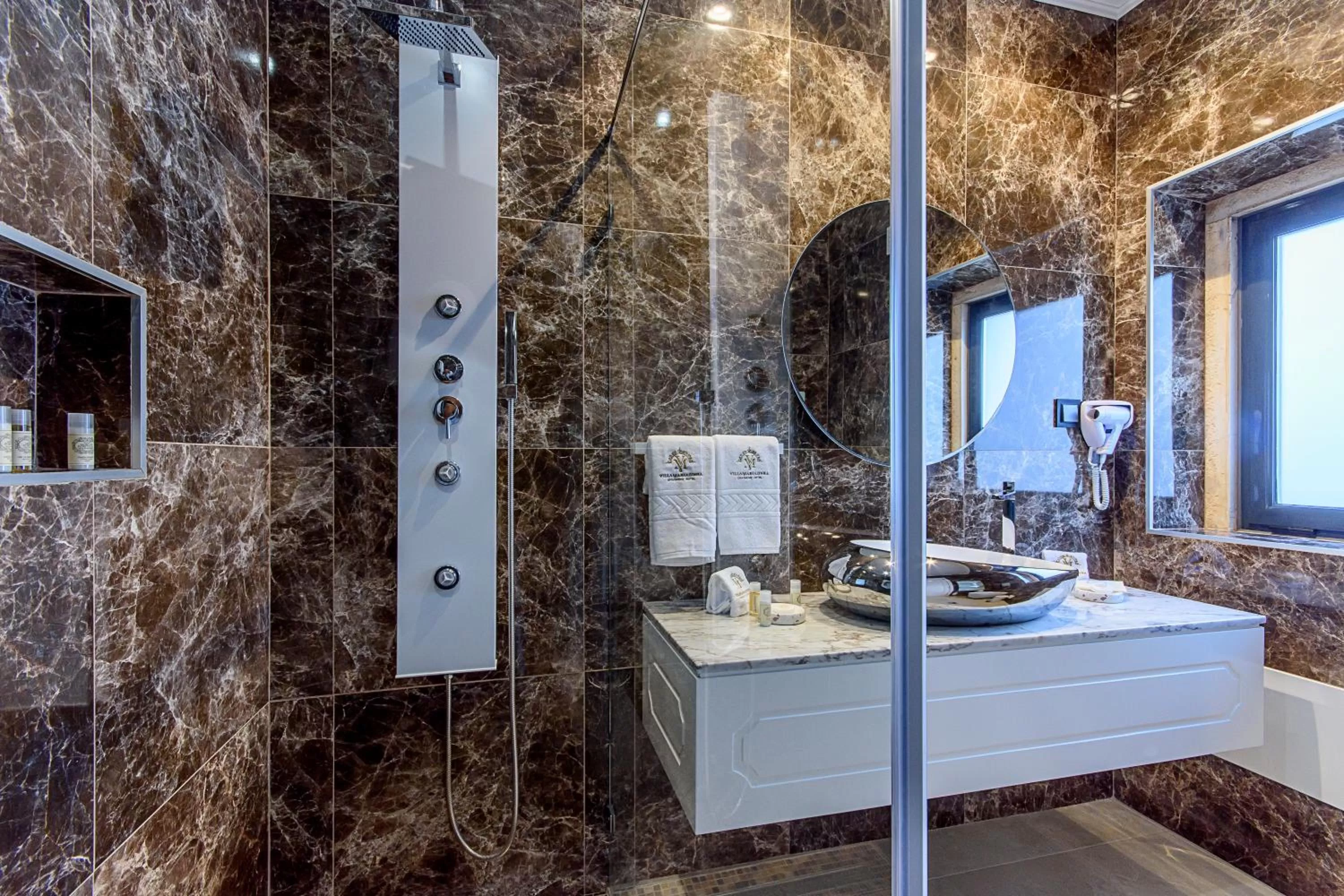 Bathroom in Villa Mariazinha Charming Hotel