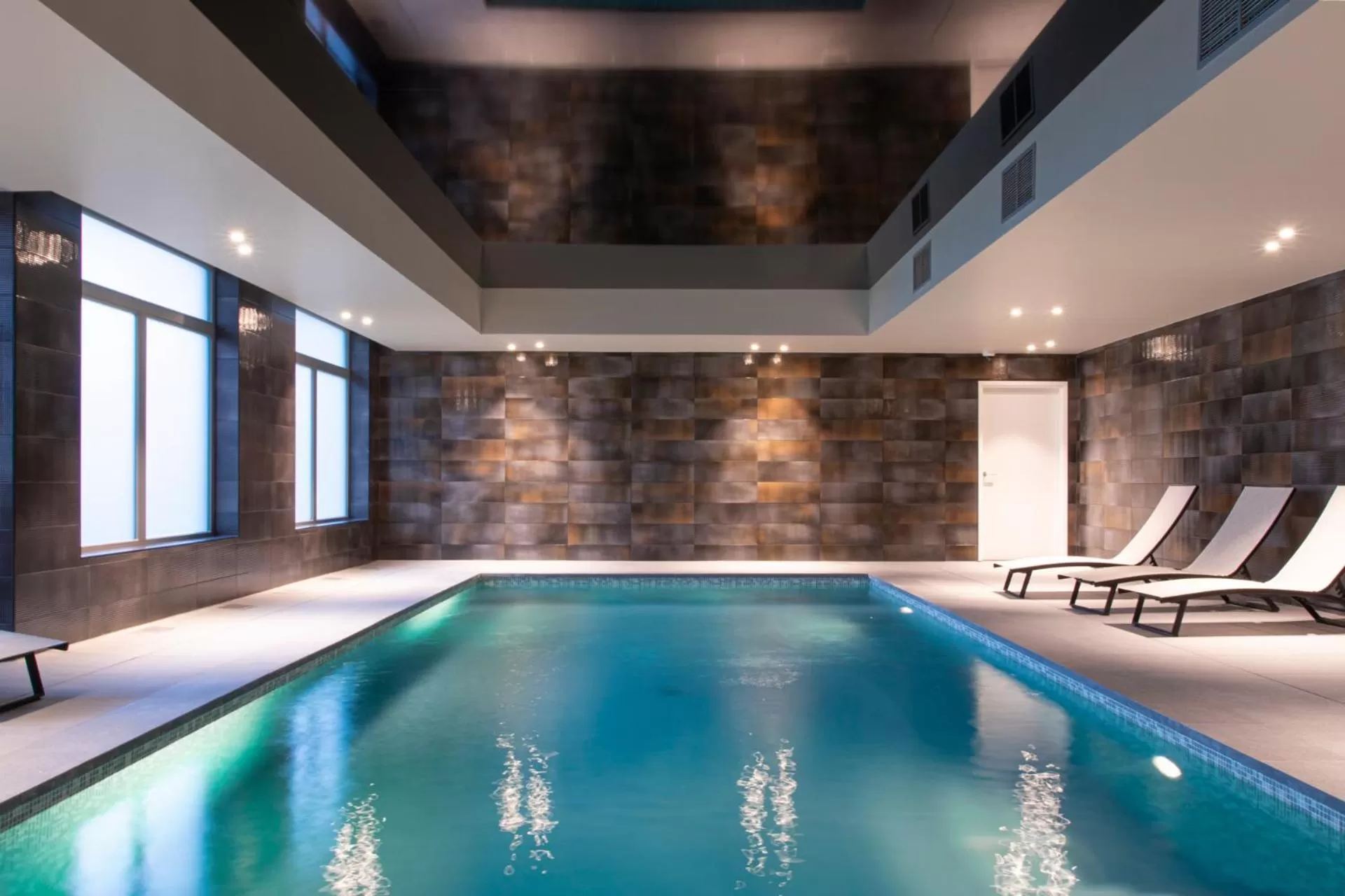 Swimming pool in Holiday Suites Zeebrugge