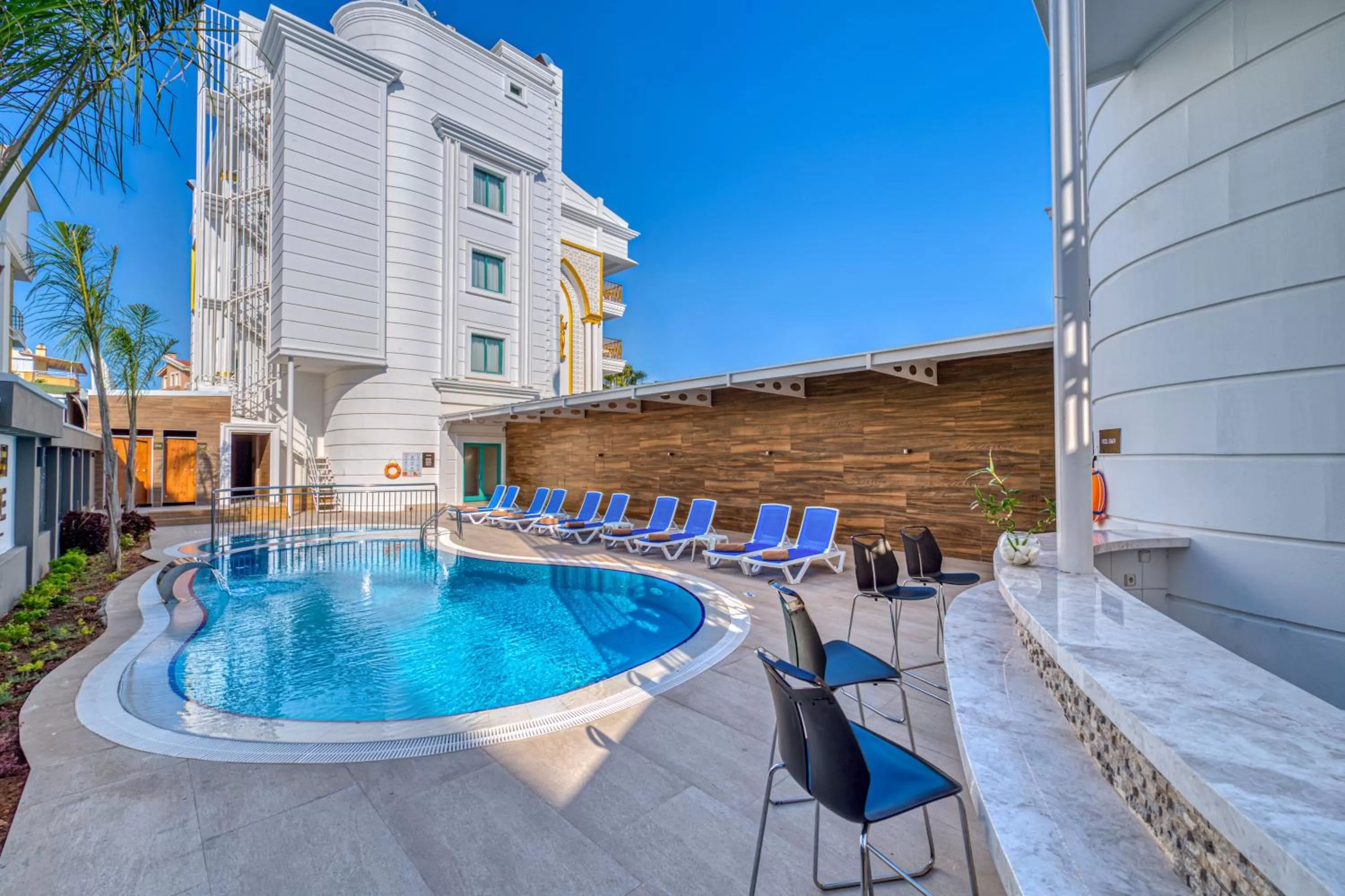 Swimming pool in Sealife Lounge - Adult only