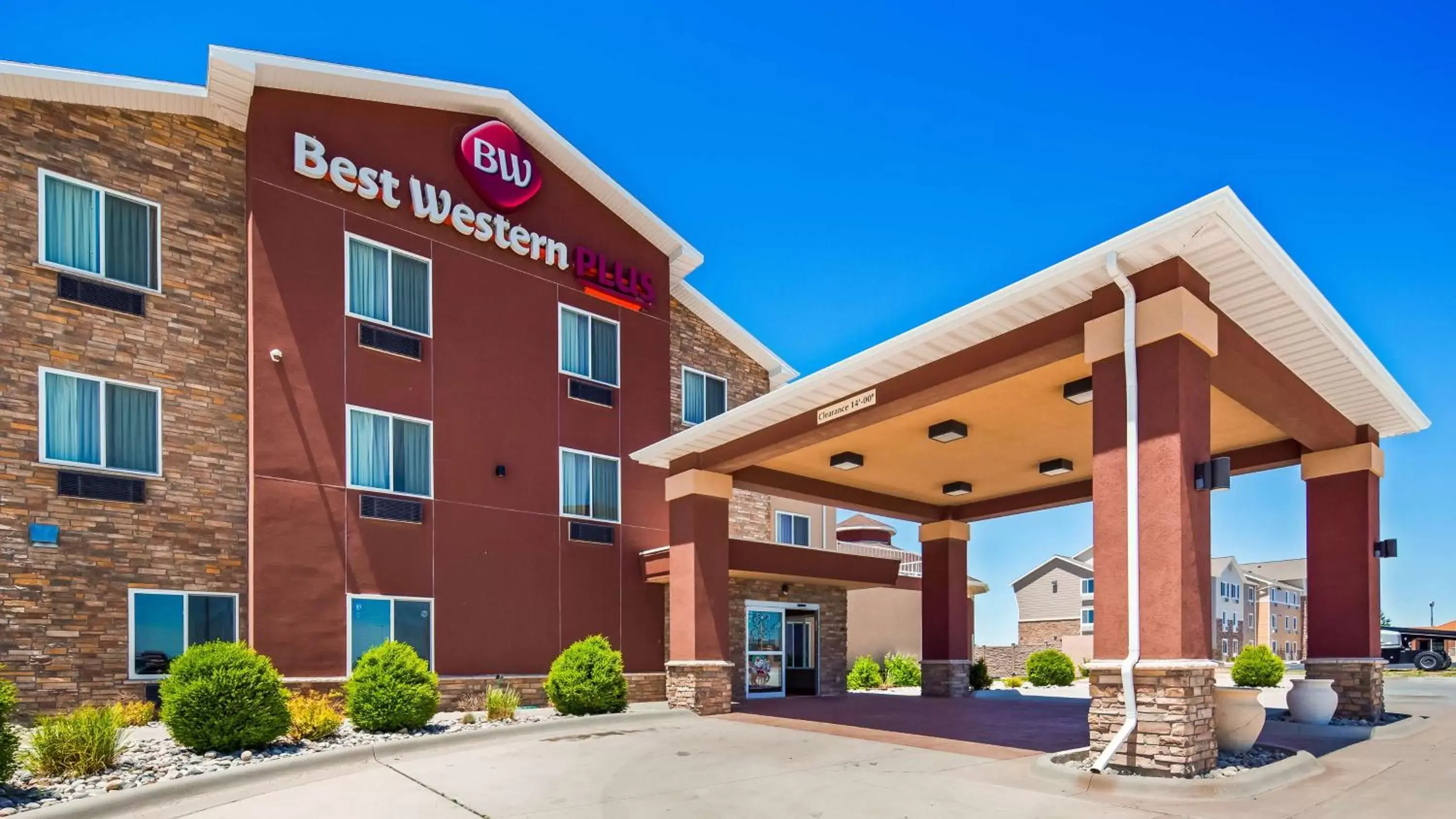 Property building in Best Western Plus Carousel Inn & Suites Burlington