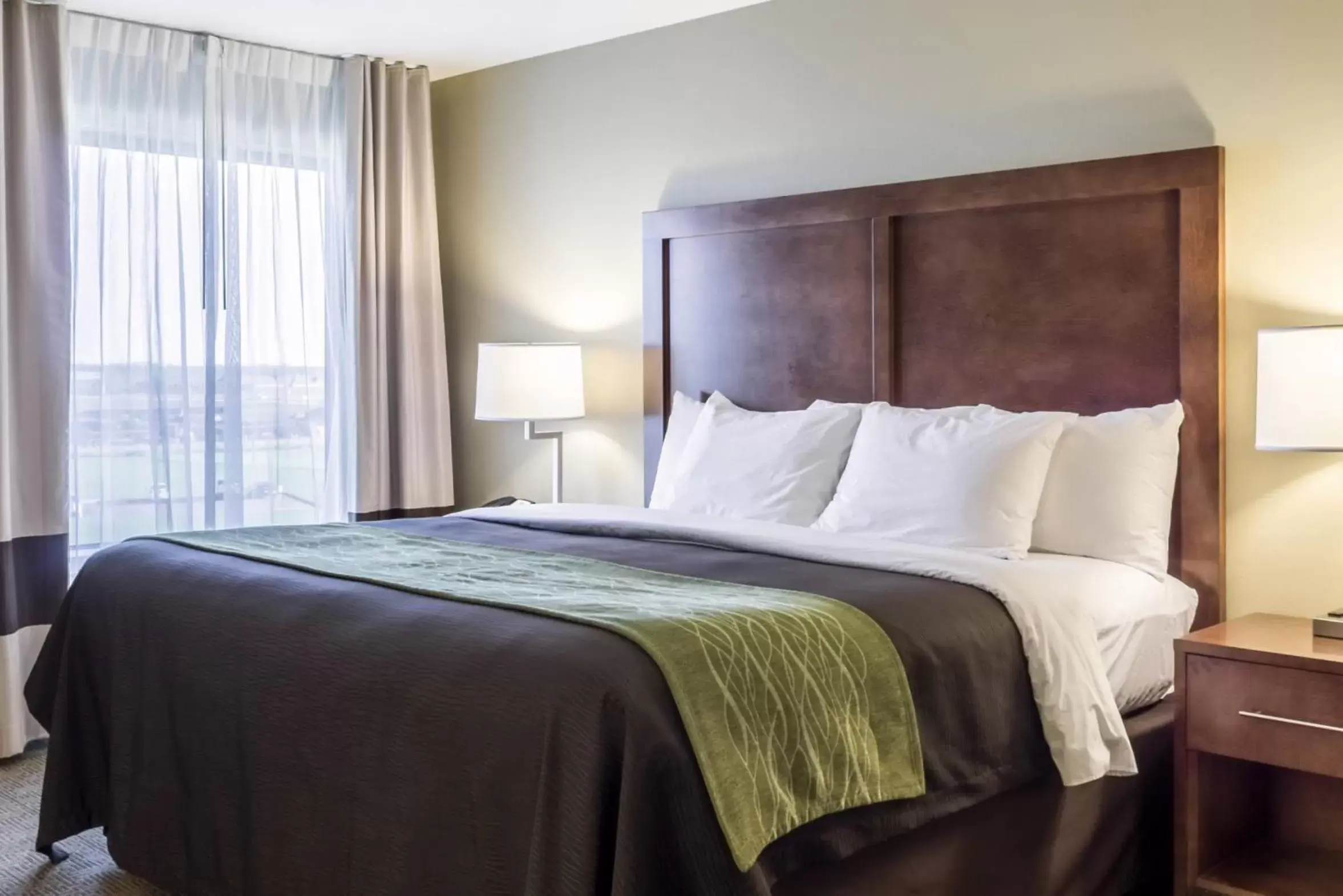 Bedroom, Bed in Comfort Inn & Suites Avera Southwest