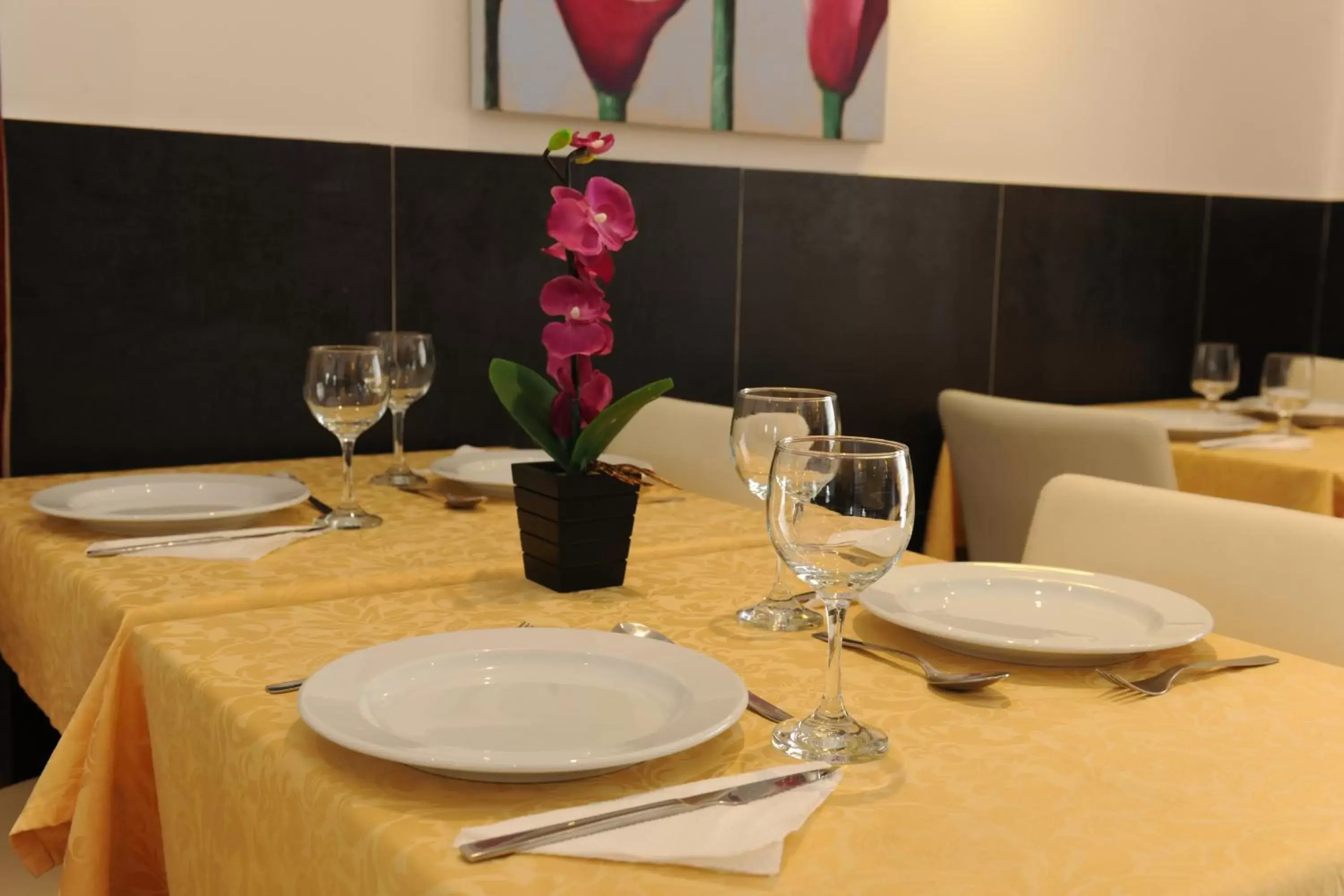 Restaurant/places to eat in Inn Luanda Restaurant/places to eat in Inn Luanda