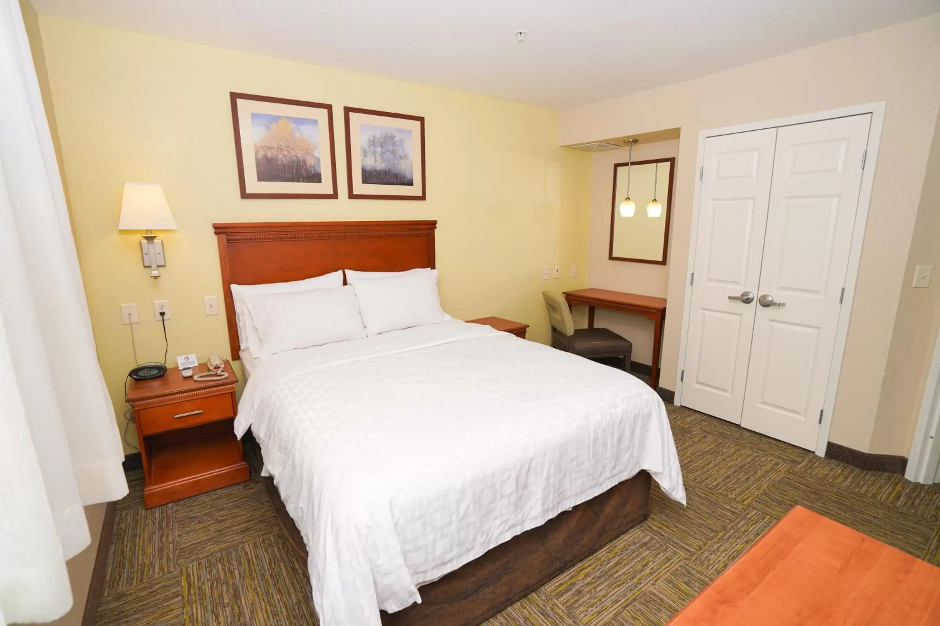 Photo of the whole room, Bed in Candlewood Suites Boise - Towne Square, an IHG Hotel