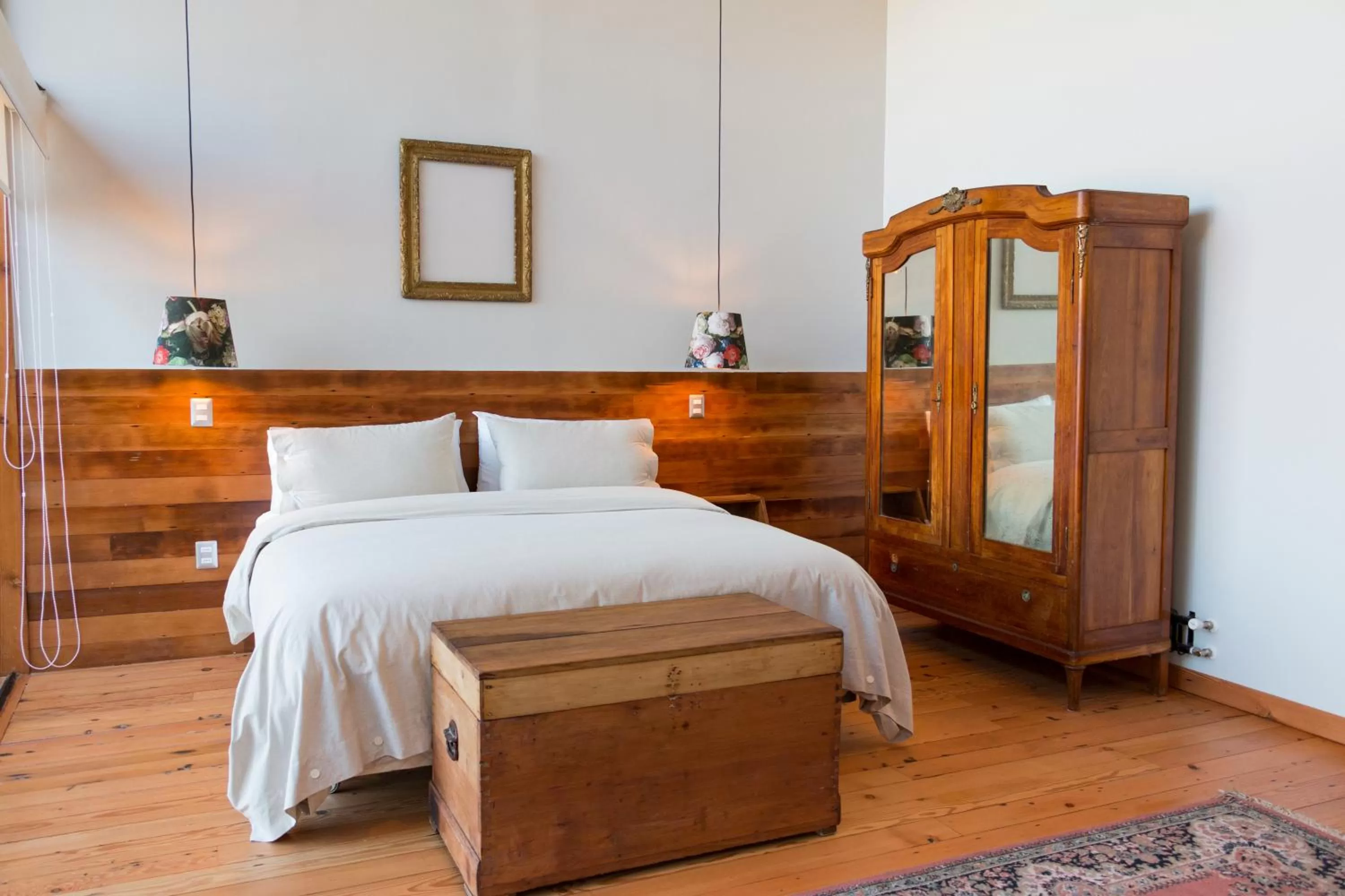 Bedroom, Bed in Augusta Hotel