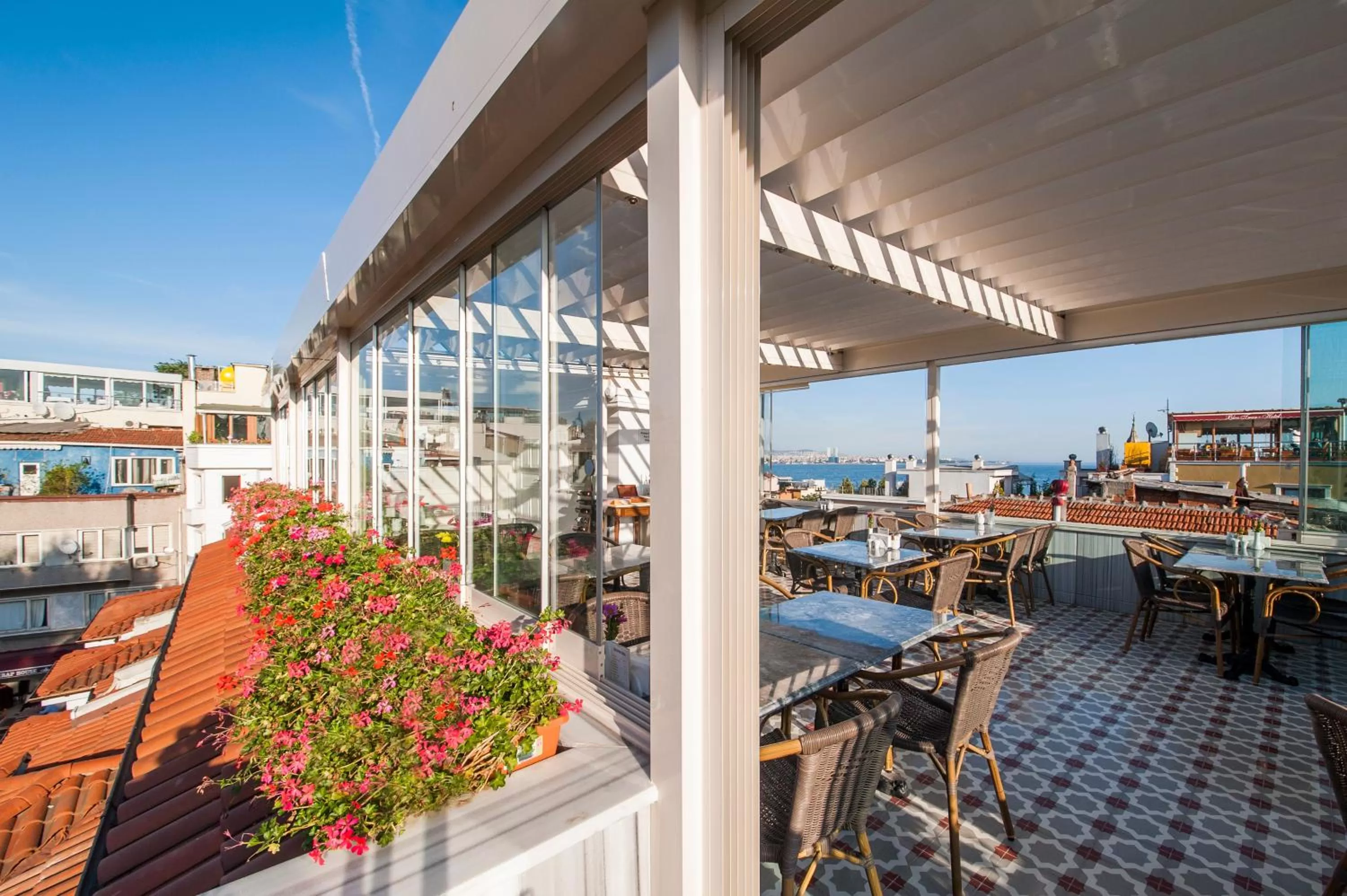 Restaurant/places to eat in Darussaade Hotel Old City - Sultanahmet