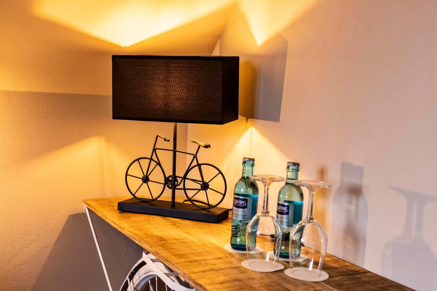 TV/Entertainment Center in Die Sperre