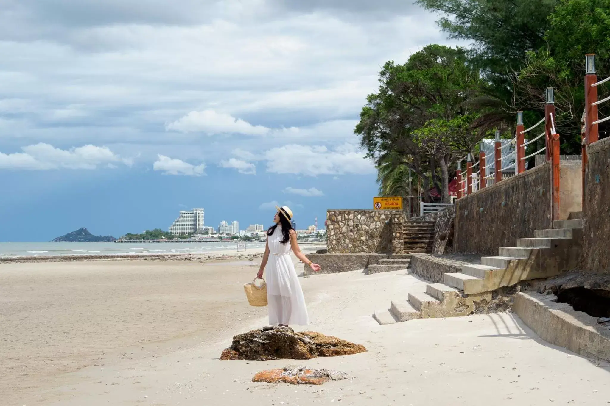 Beach in De Chaochom Hua Hin