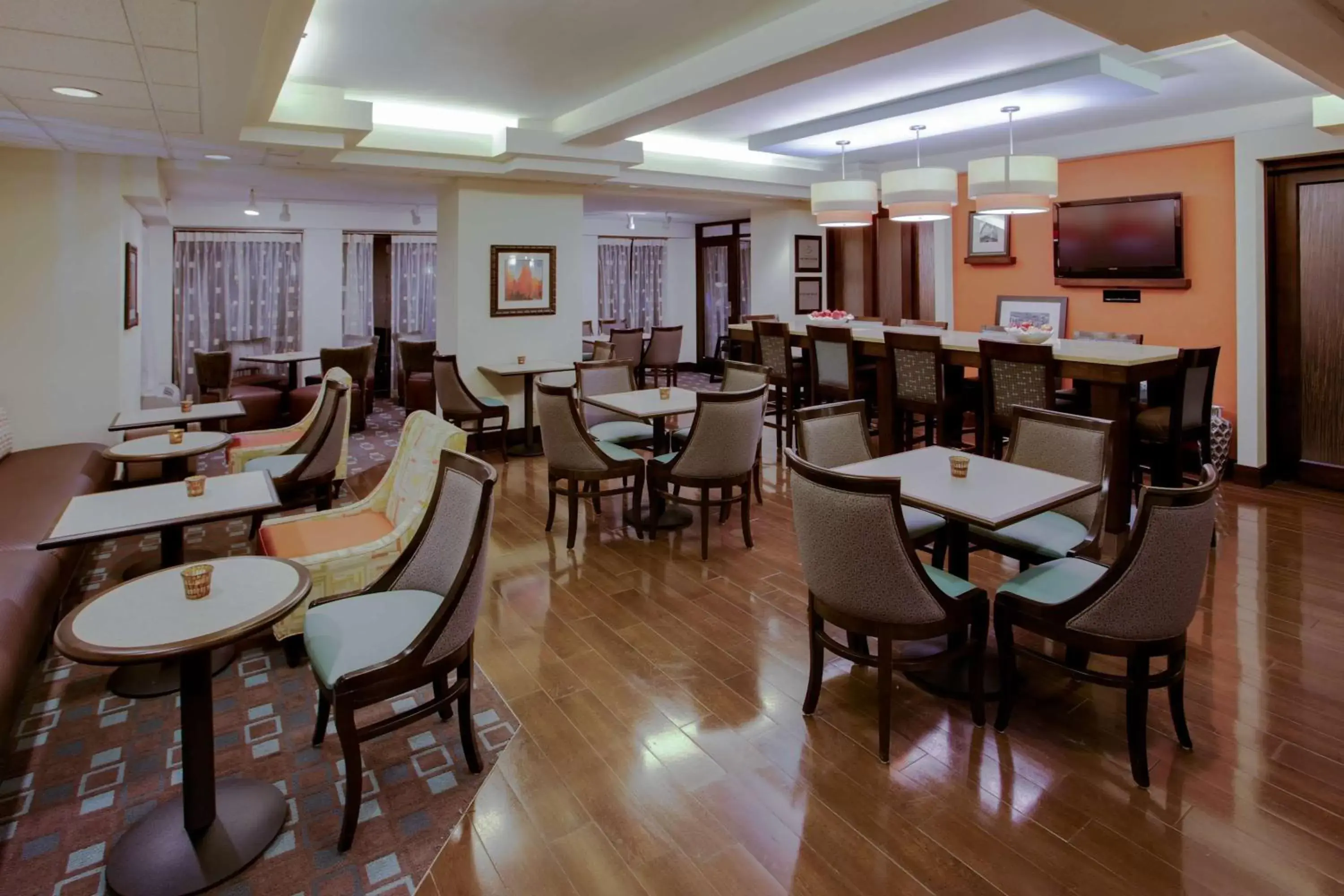 Lobby or reception, Restaurant/Places to Eat in Hampton Inn Richmond-West Innsbrook