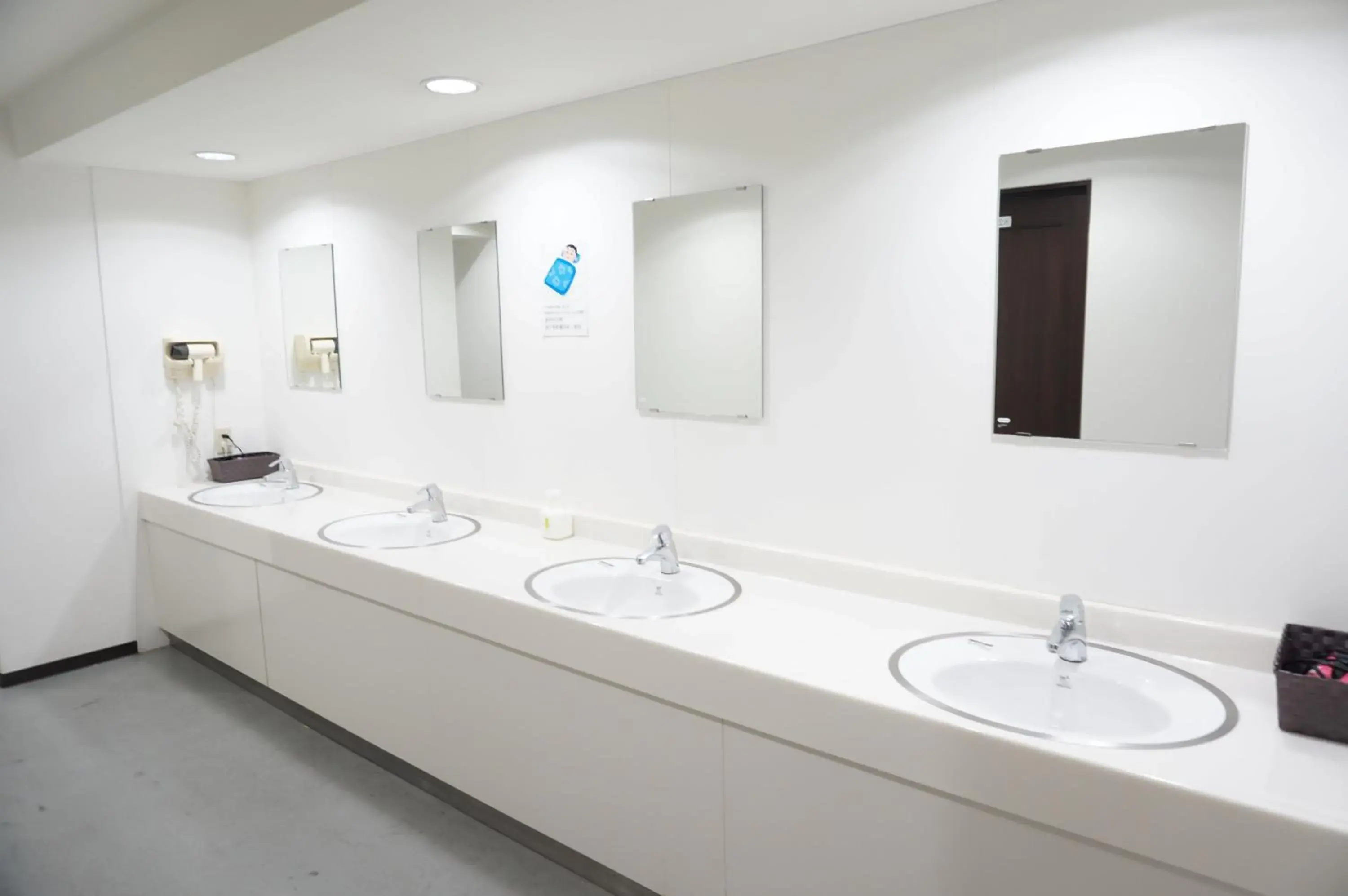 Spa and wellness centre/facilities, Bathroom in Hotel Shin Imamiya