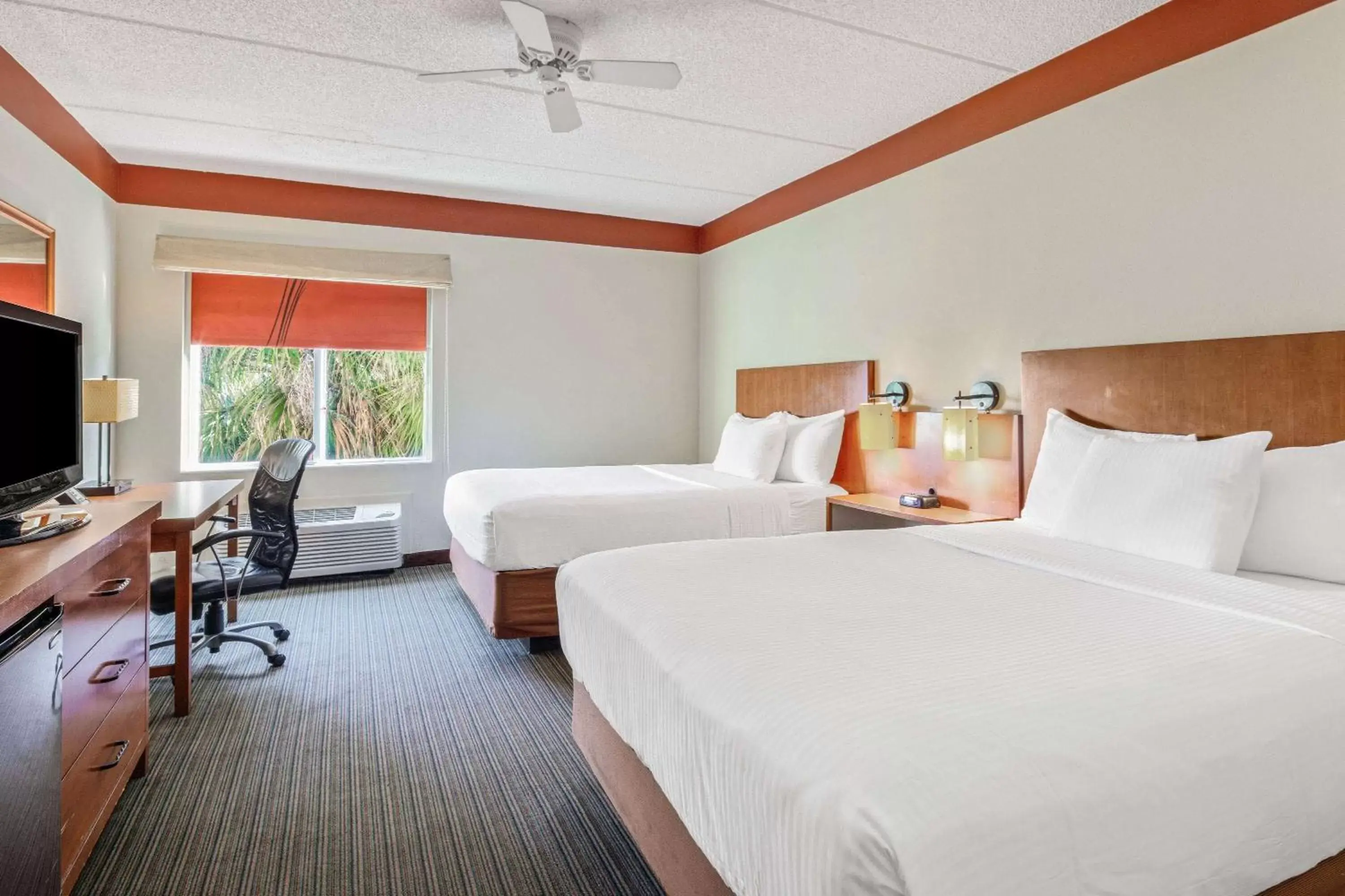 Double Room with Two Double Beds in La Quinta Inn & Suites by Wyndham Miami Cutler Bay