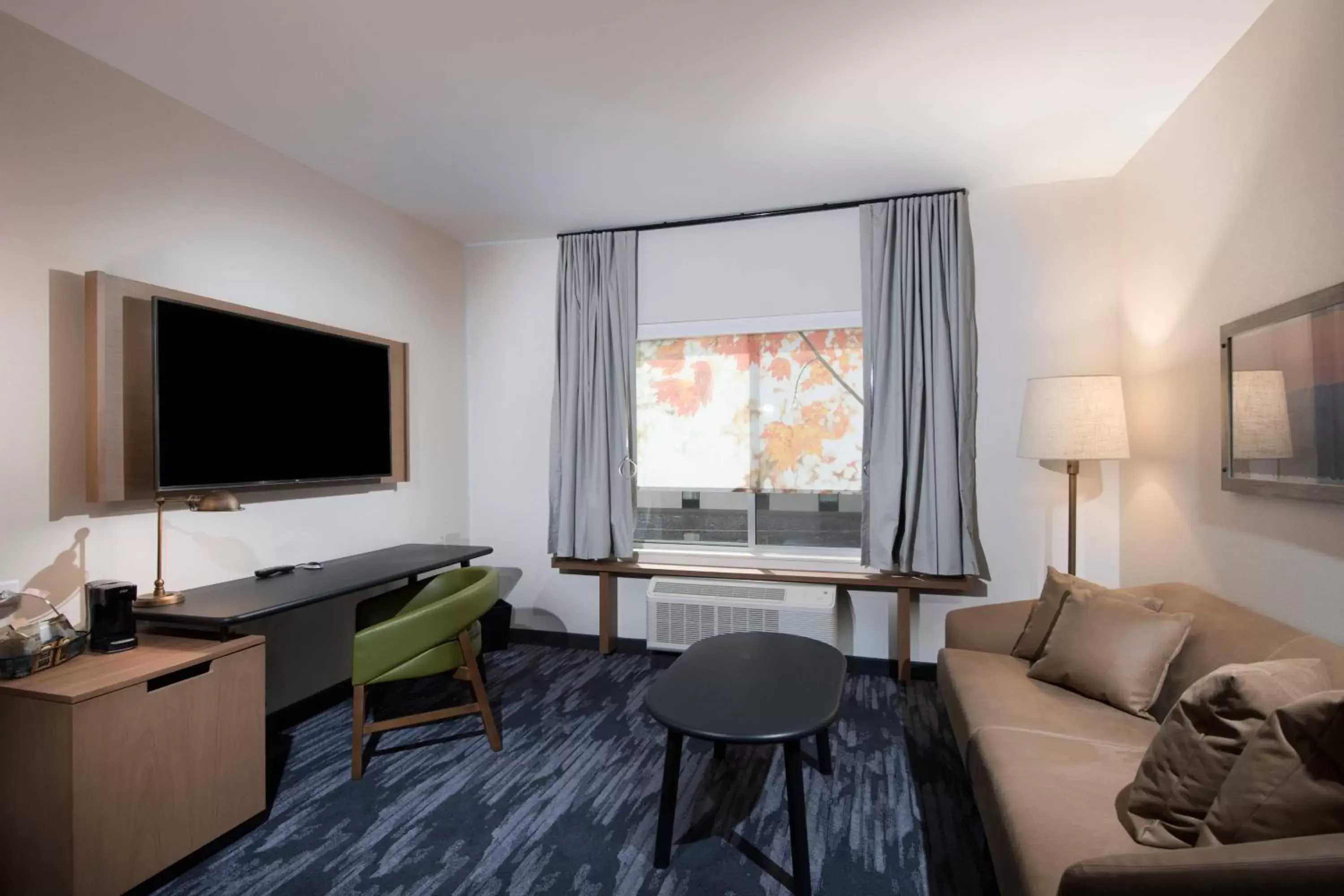 Living room, Seating Area in Fairfield Inn & Suites by Marriott Oklahoma City El Reno